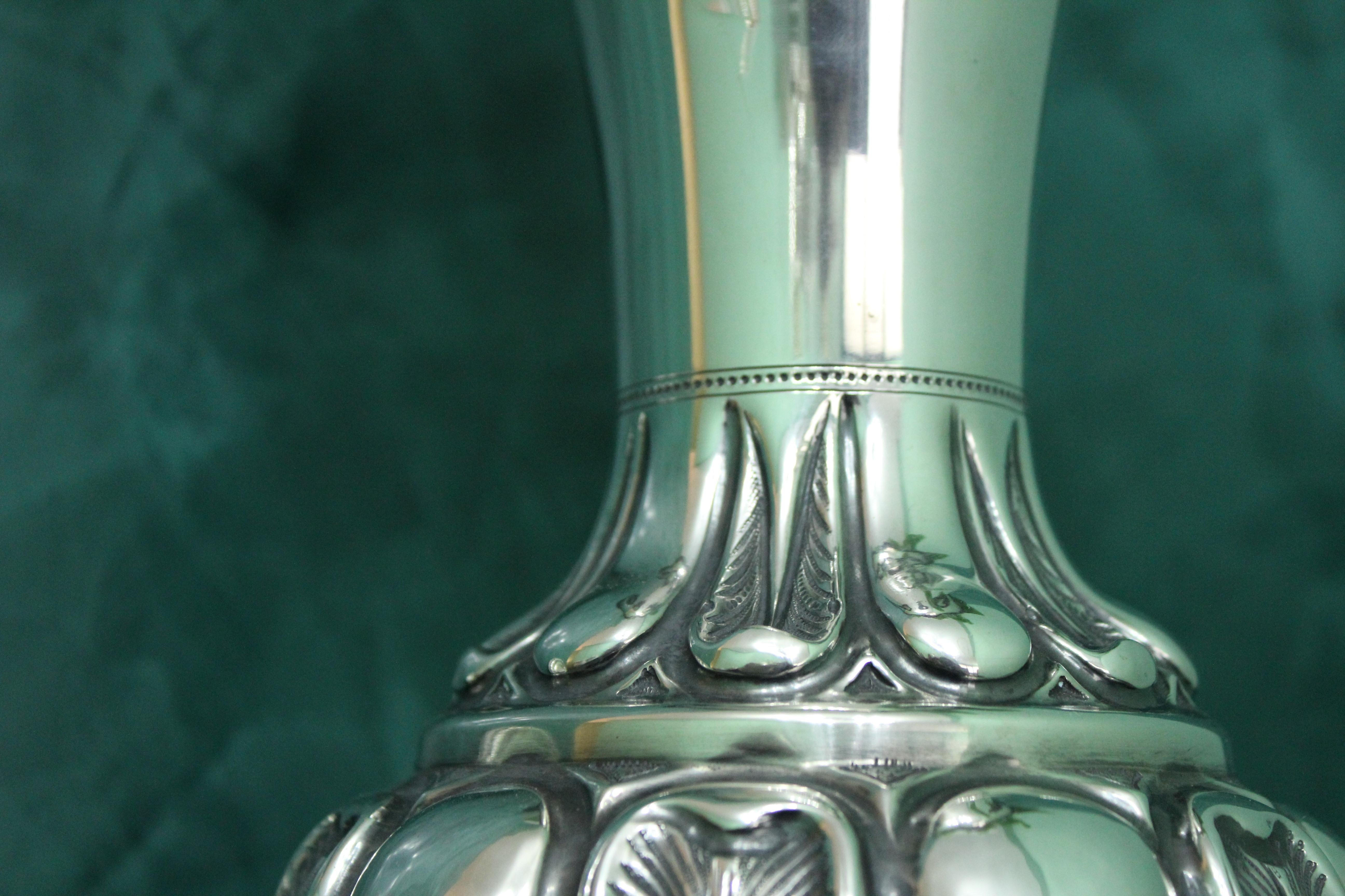 20th Century Baroque Engraved Italian Silver Flower Vase with Plate Milan, 1940s For Sale 8