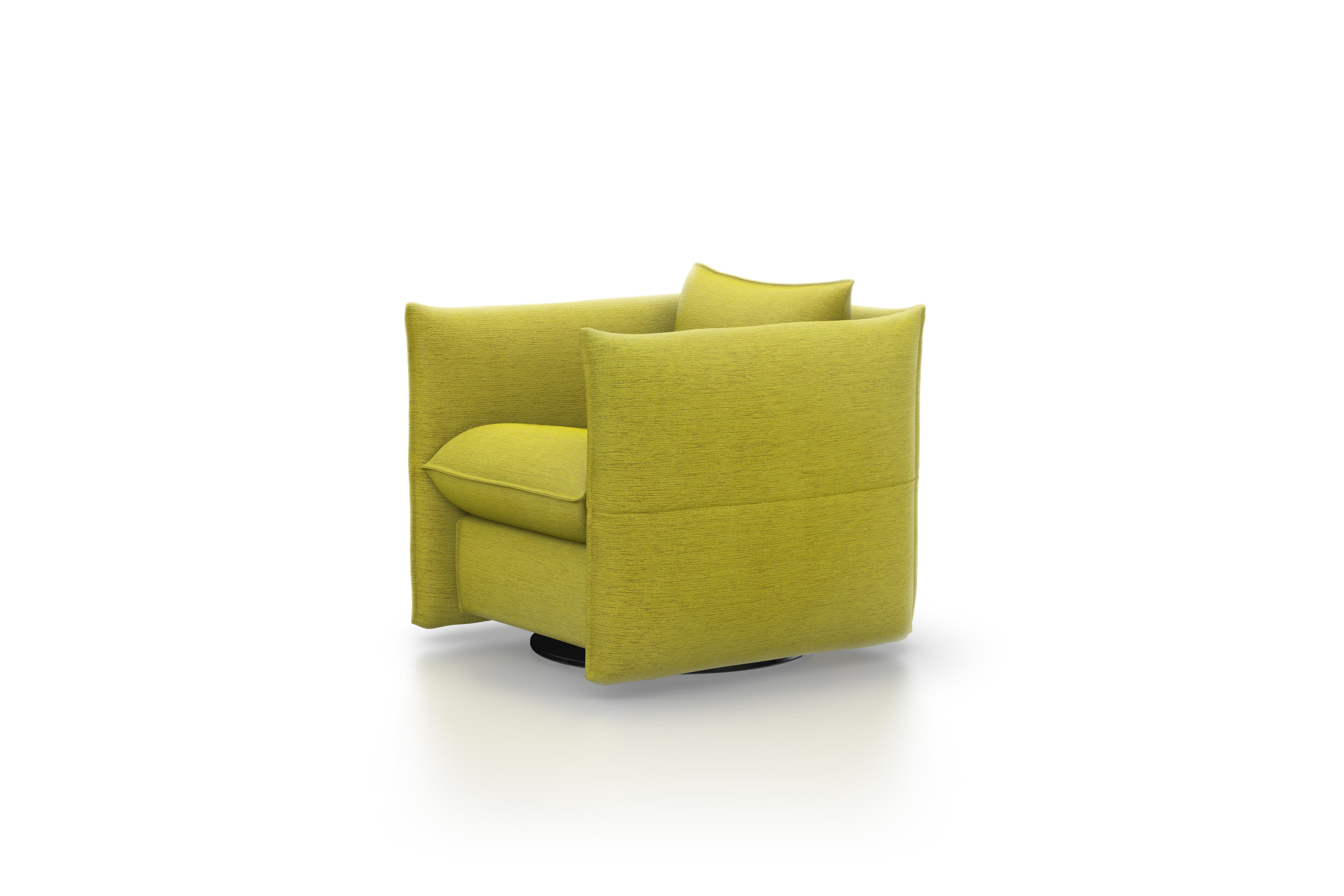 The Mariposa club armchair is suitable for smaller urban living spaces and for lounge and hospitality settings. The slim line body of both the sofa and armchairs offers maximum seating comfort, while the compact dimensions take up limited space.