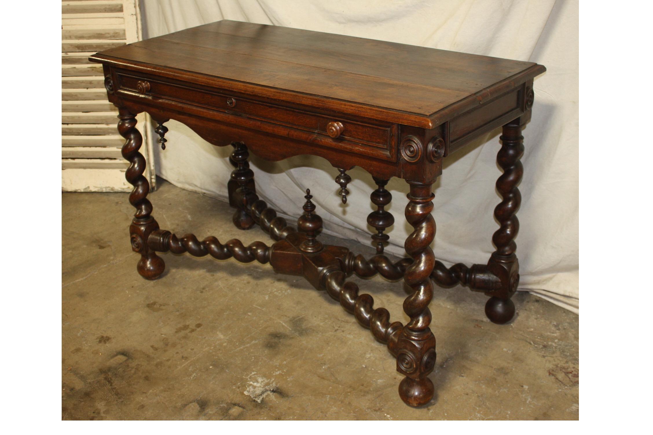 Superbe 18th century, French writing table.