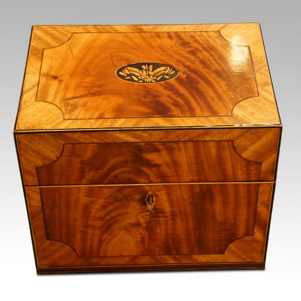 George III mahogany inlaid casket
This George III mahogany inlaid casket was made circa 1820
The box opens to reveal an open storage area. The interior with hand marbled paper with the underside of the lid interior inlaid with a star inlay.
The