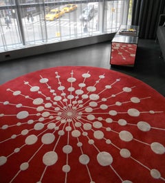 Red and White Circular Chandelier-inspired 'Burst' Handmade Silk and Wool Rug