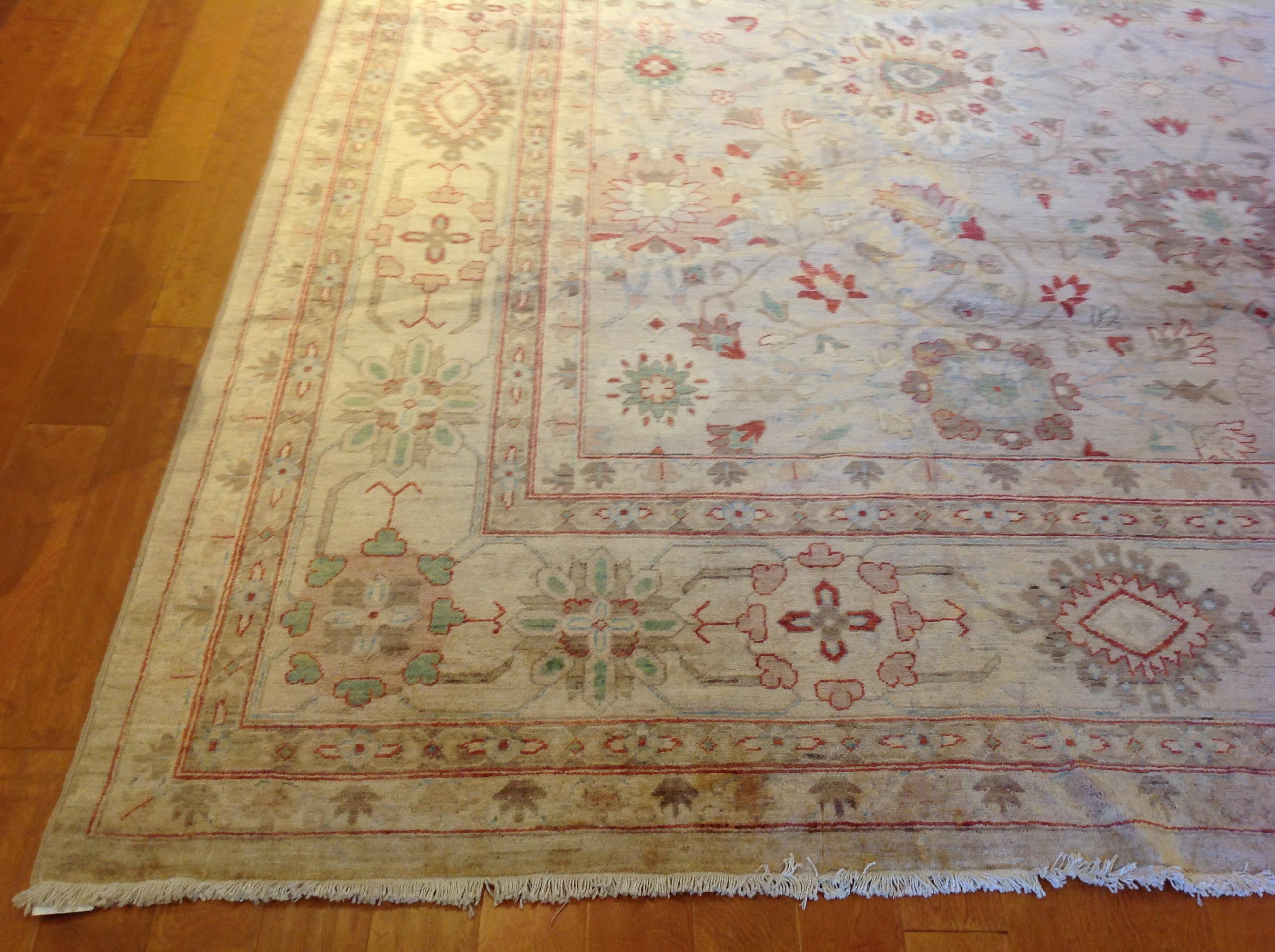 Hand-Knotted Wool Area Rug with Traditional Pakistani Floral Design