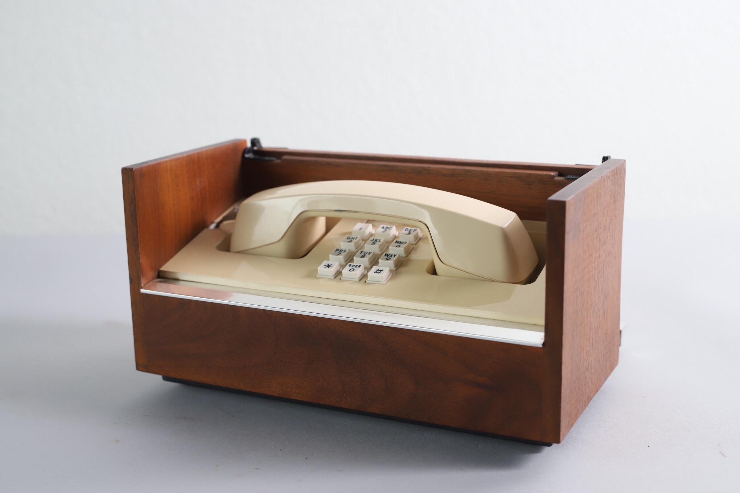 Mid-Century Modern 1970s General Electric Telephone