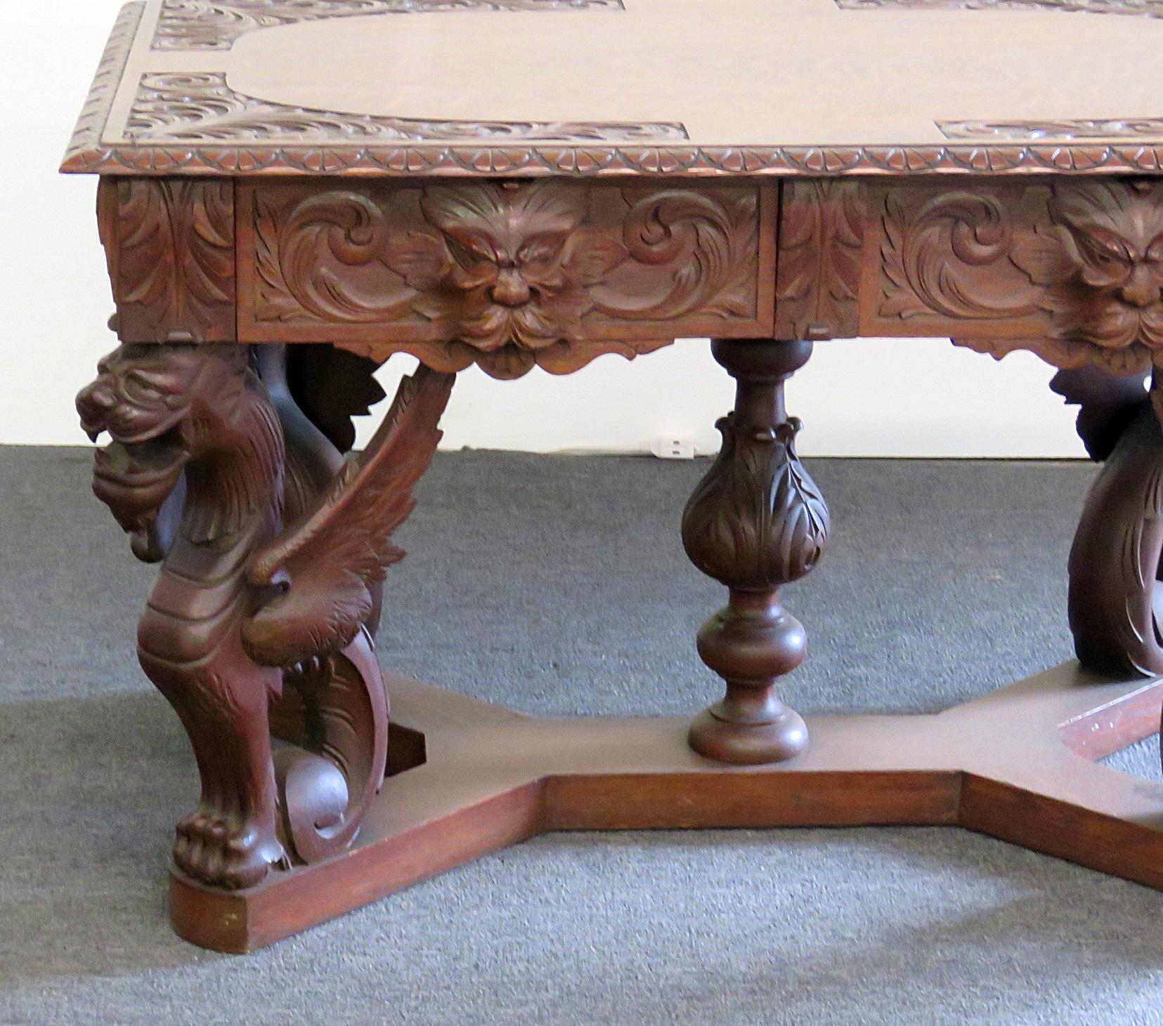 Oak Renaissance Style Winged Griffin Desk In Good Condition In Swedesboro, NJ