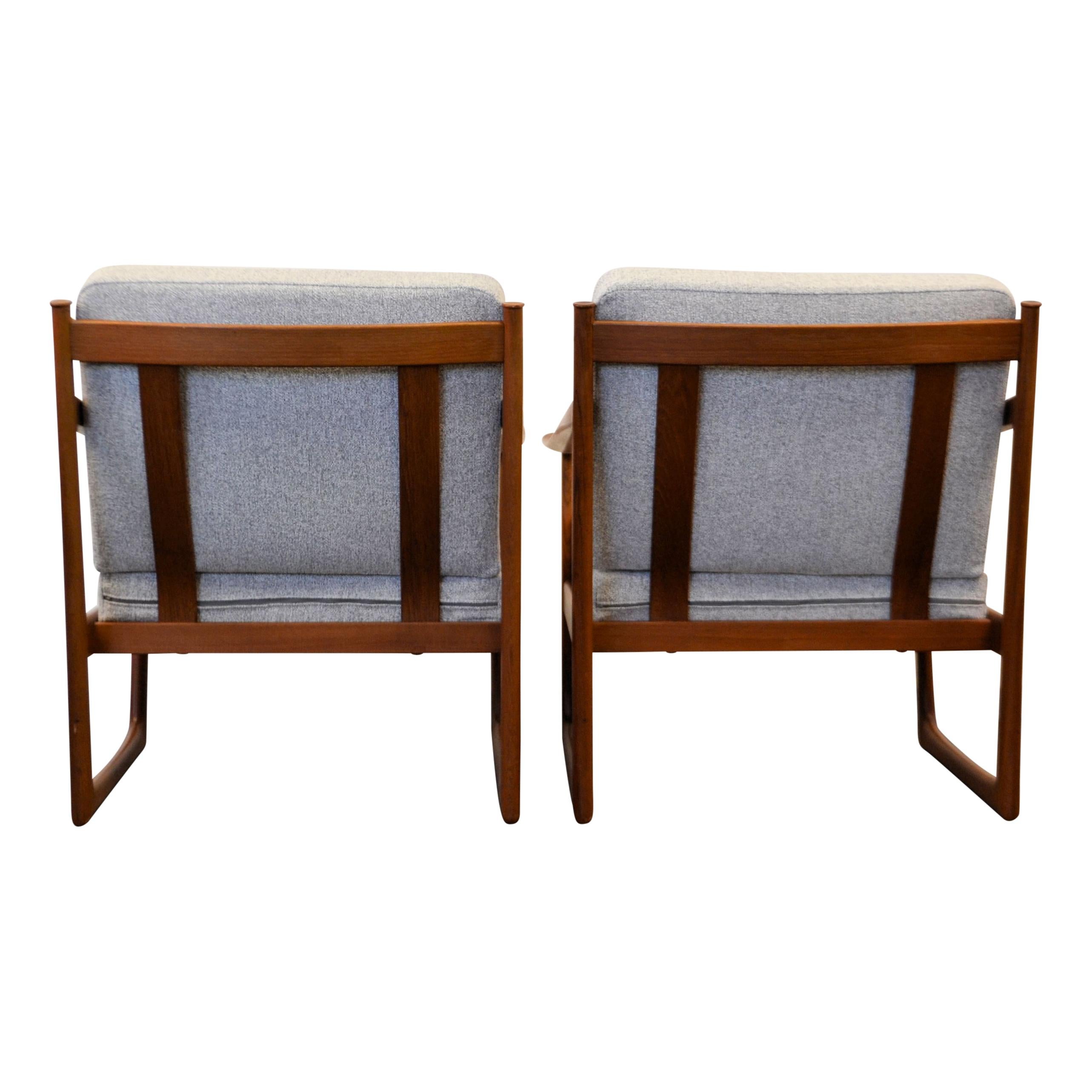 Mid-Century Modern Vintage Peter Hvidt & Orla Mølgaard Nielsen FD-130 Teak Lounge Chairs For Sale