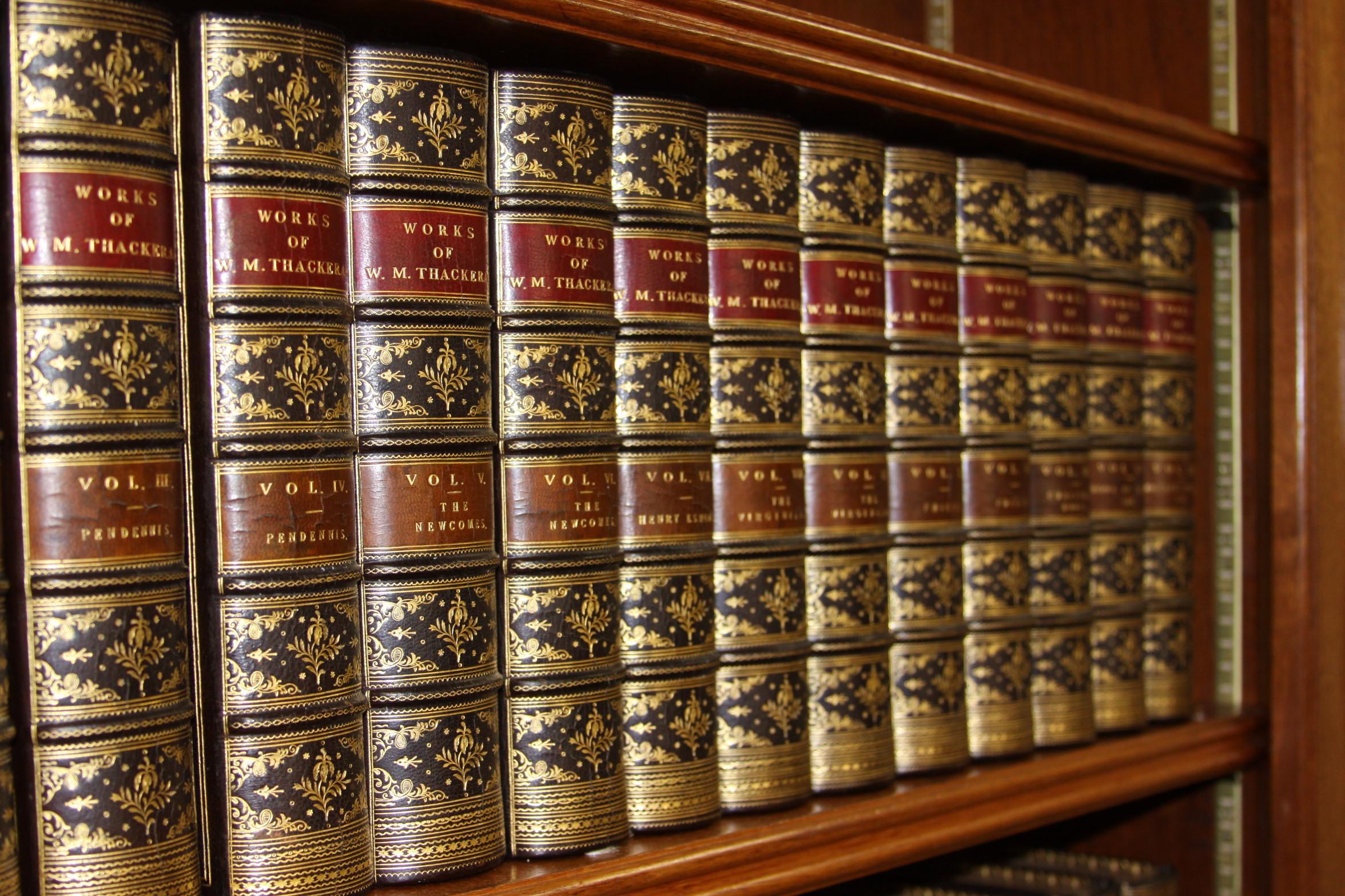 Books, The Writings of William Makepeace Thackeray, Antiques Leather-Bound Set In Good Condition In New York, NY