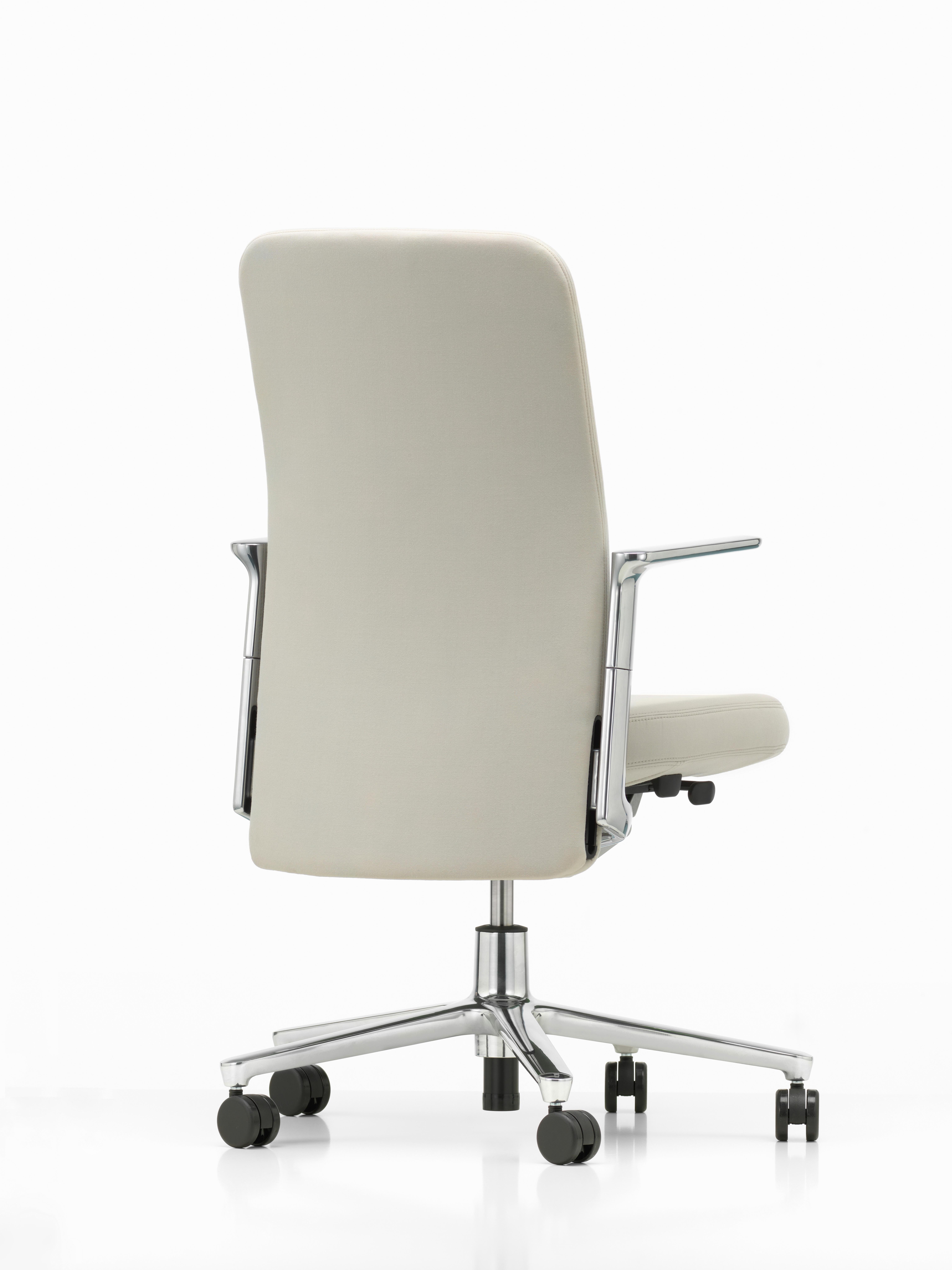Vitra Pacific Medium Upholstered Backrest Chair by Edward Barber & Jay Osgerby (Schweizerisch) im Angebot