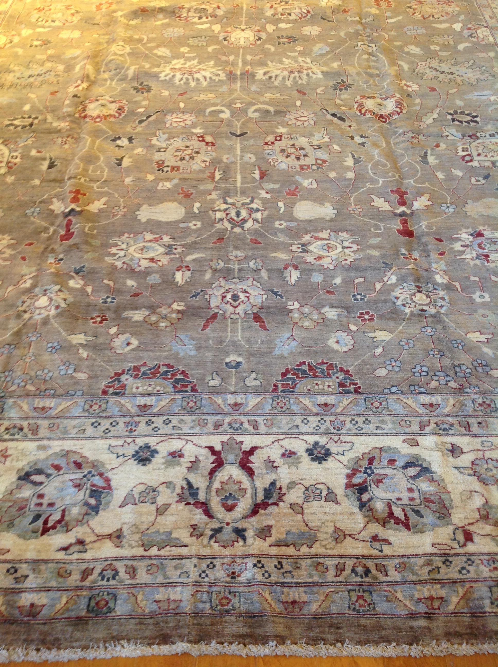 Traditional Pakistani Brown Wool Area Rug In New Condition For Sale In Los Angeles, CA