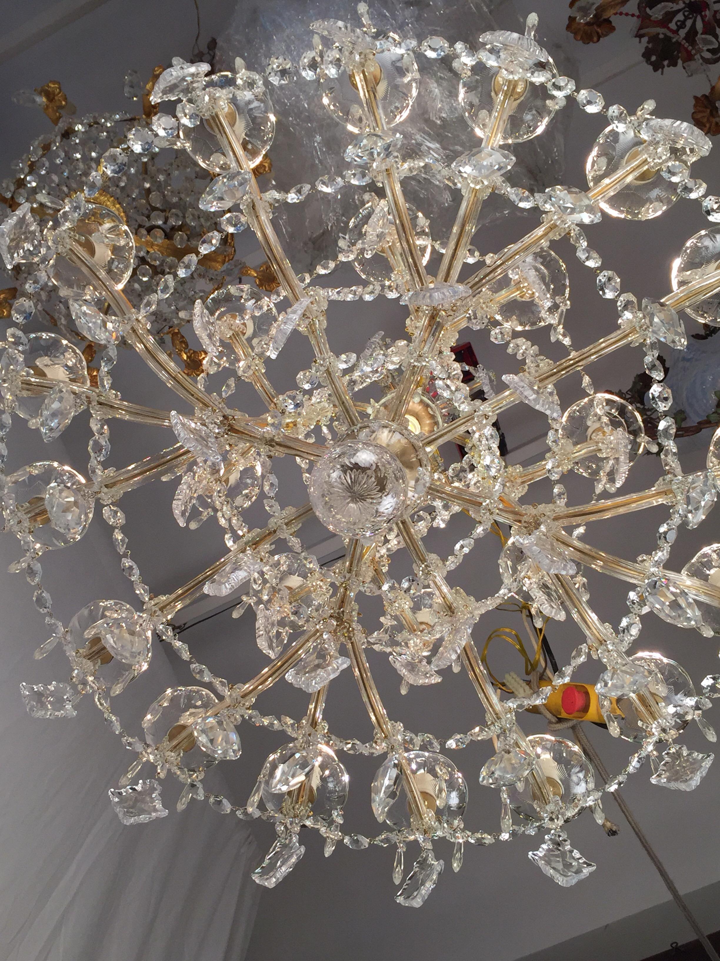 Pair of 20th Century Italian Crystal Chandeliers Marie Therese Twentyfive Light  In Good Condition In Milan, IT