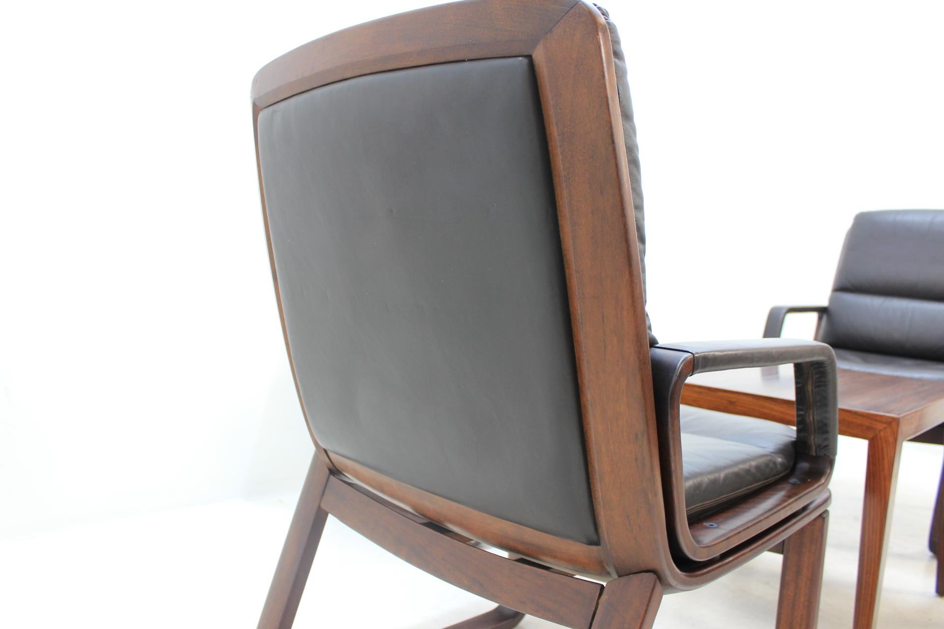 Set di quattro poltrone in pelle di Eugen Schmidt, anni '70 In condizioni buone in vendita a Praha, CZ