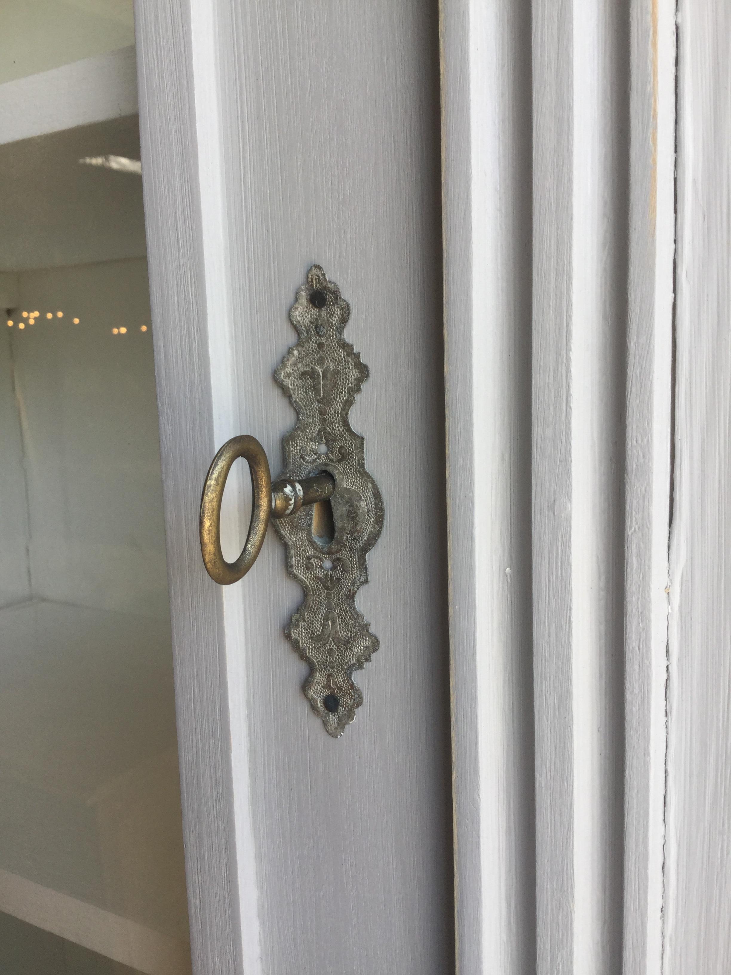 Antique Euro Grey Hutch In Good Condition In Los Angeles, CA