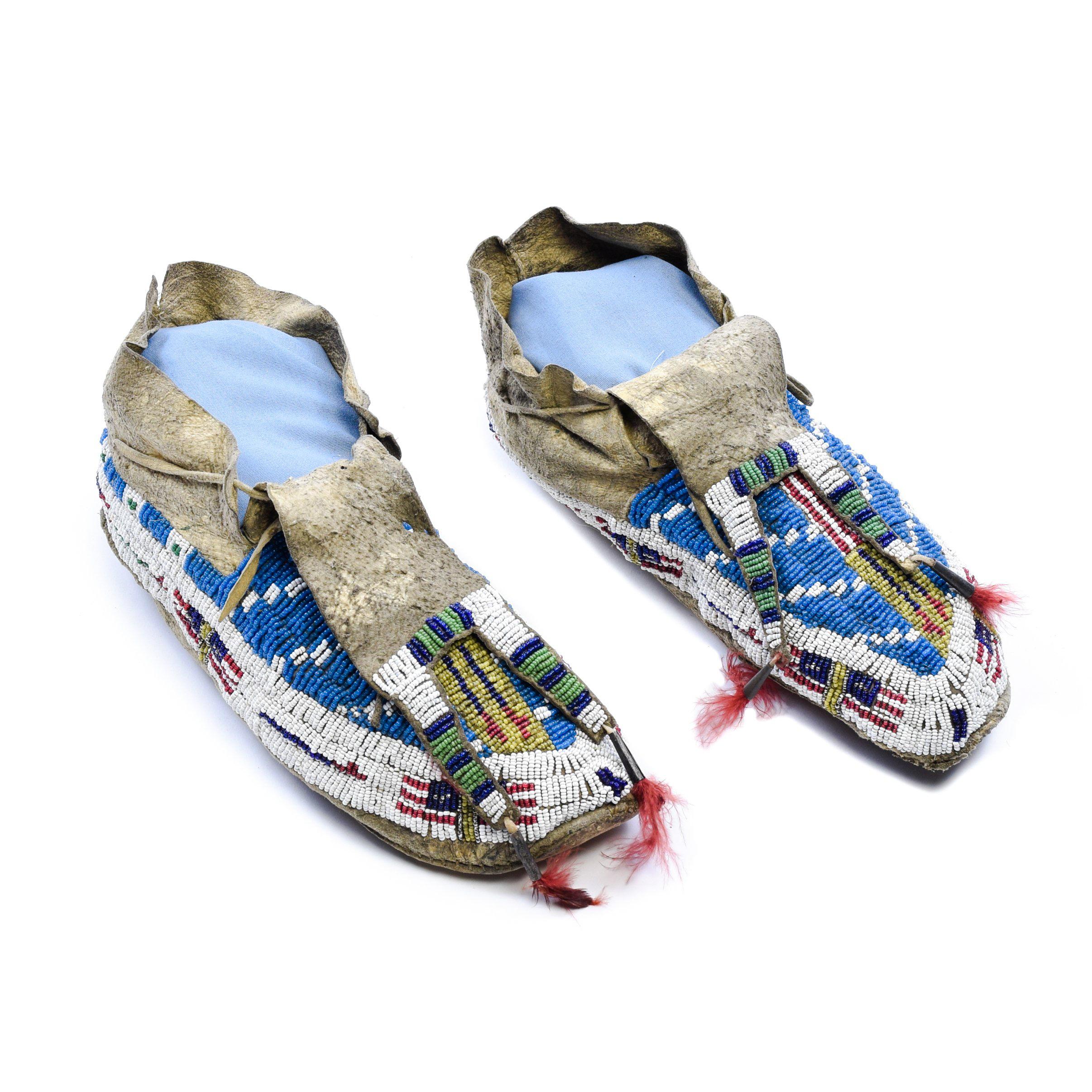 Américain Authentique moccasins amérindiens perlés Sioux en vente