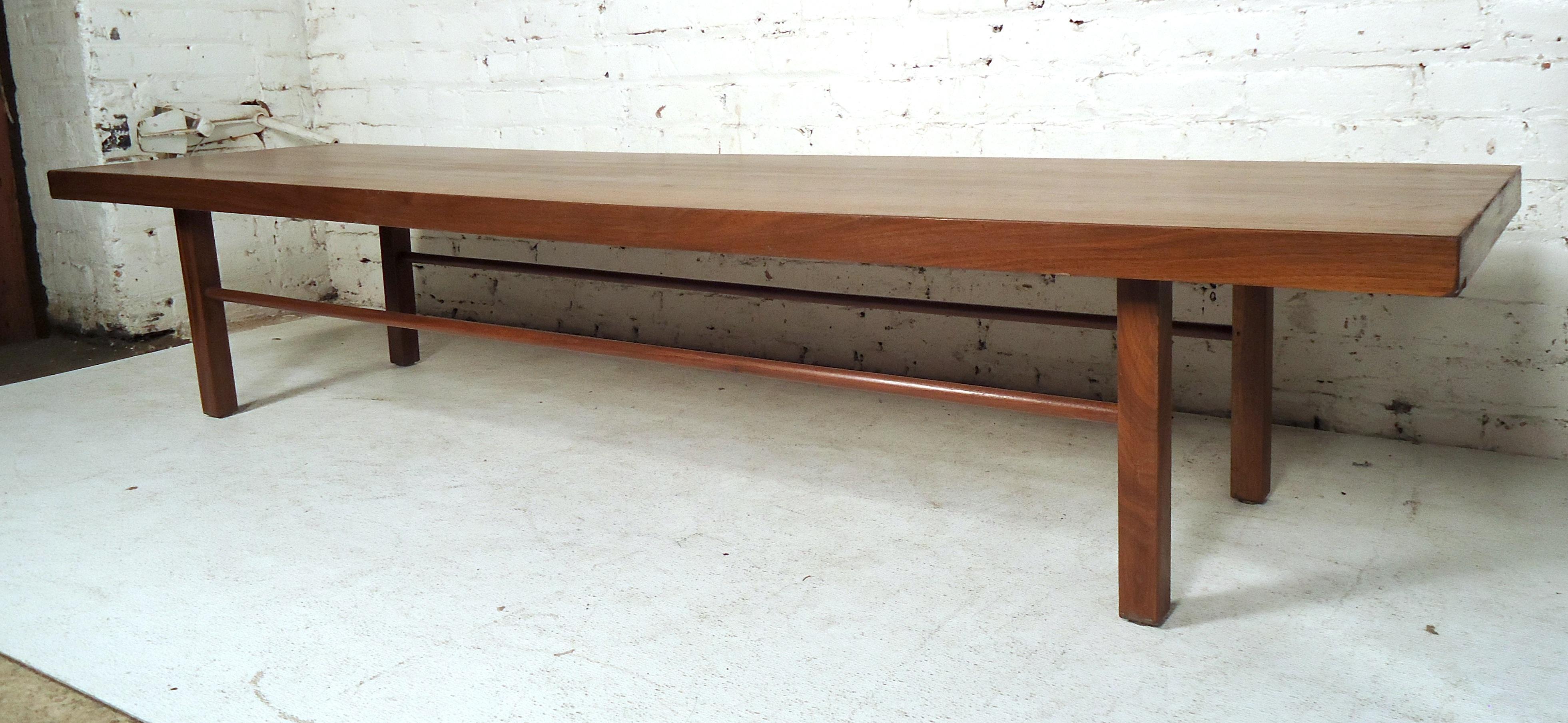 Mid-20th Century Mid-Century Modern Coffee Table For Sale