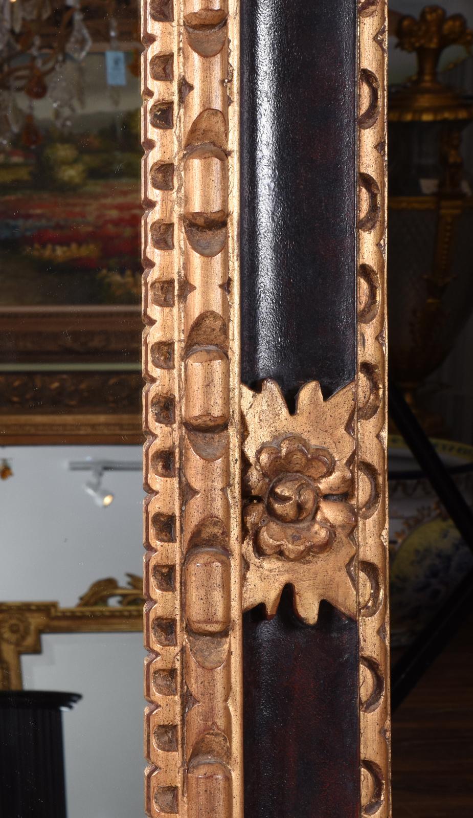 Mid-20th Century Giltwood Framed Hanging Wall Mirror In Excellent Condition In Tarry Town, NY