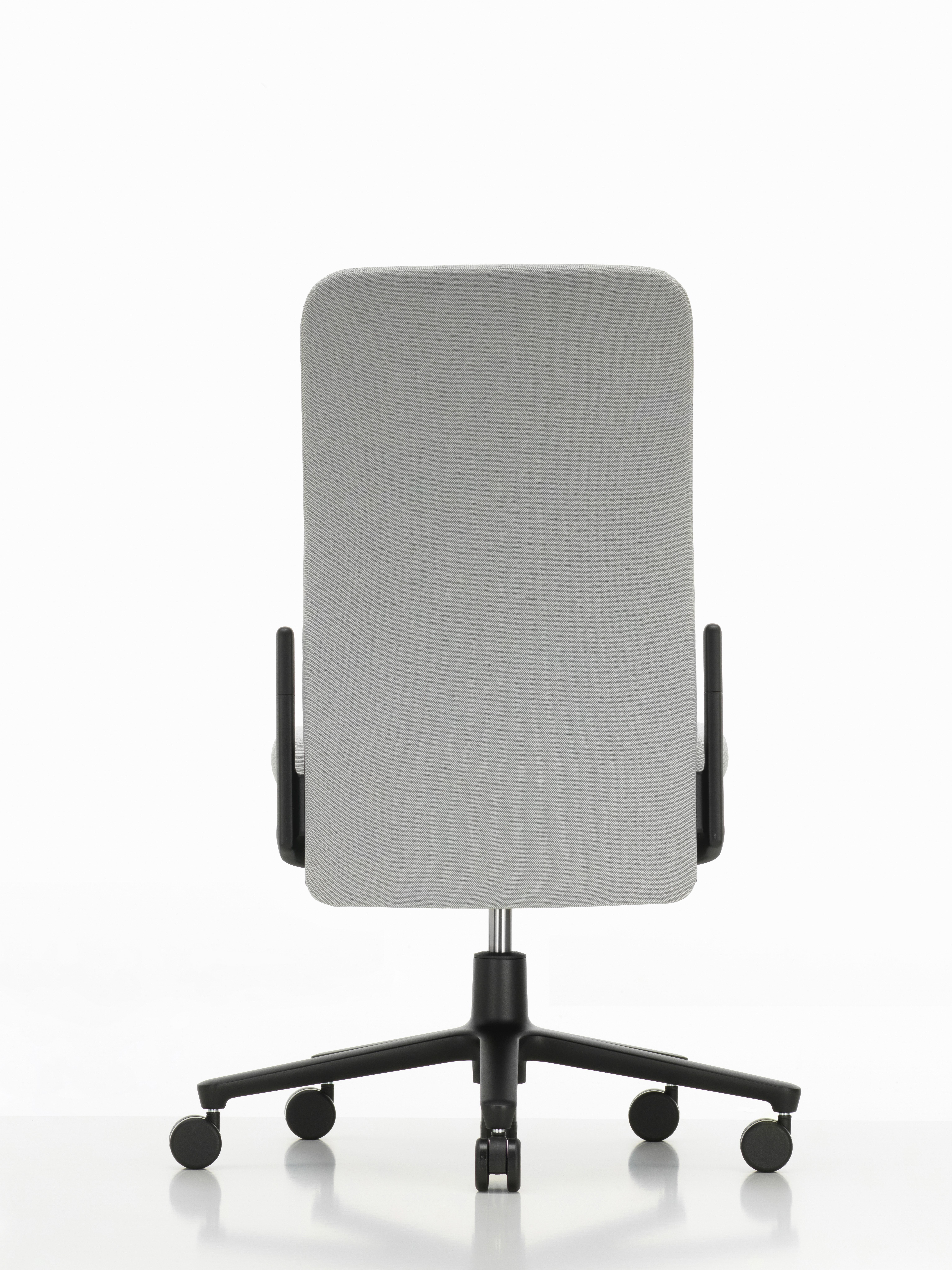 Vitra Pacific Medium Upholstered Backrest Chair by Edward Barber & Jay Osgerby In New Condition For Sale In New York, NY
