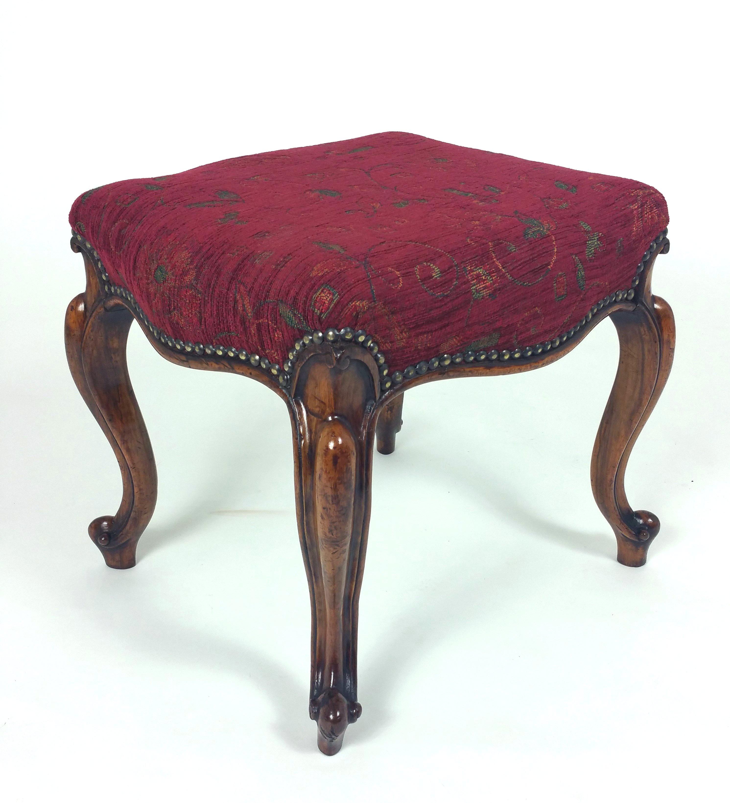 Pair of Victorian Carved Walnut Stools In Good Condition In London, west Sussex