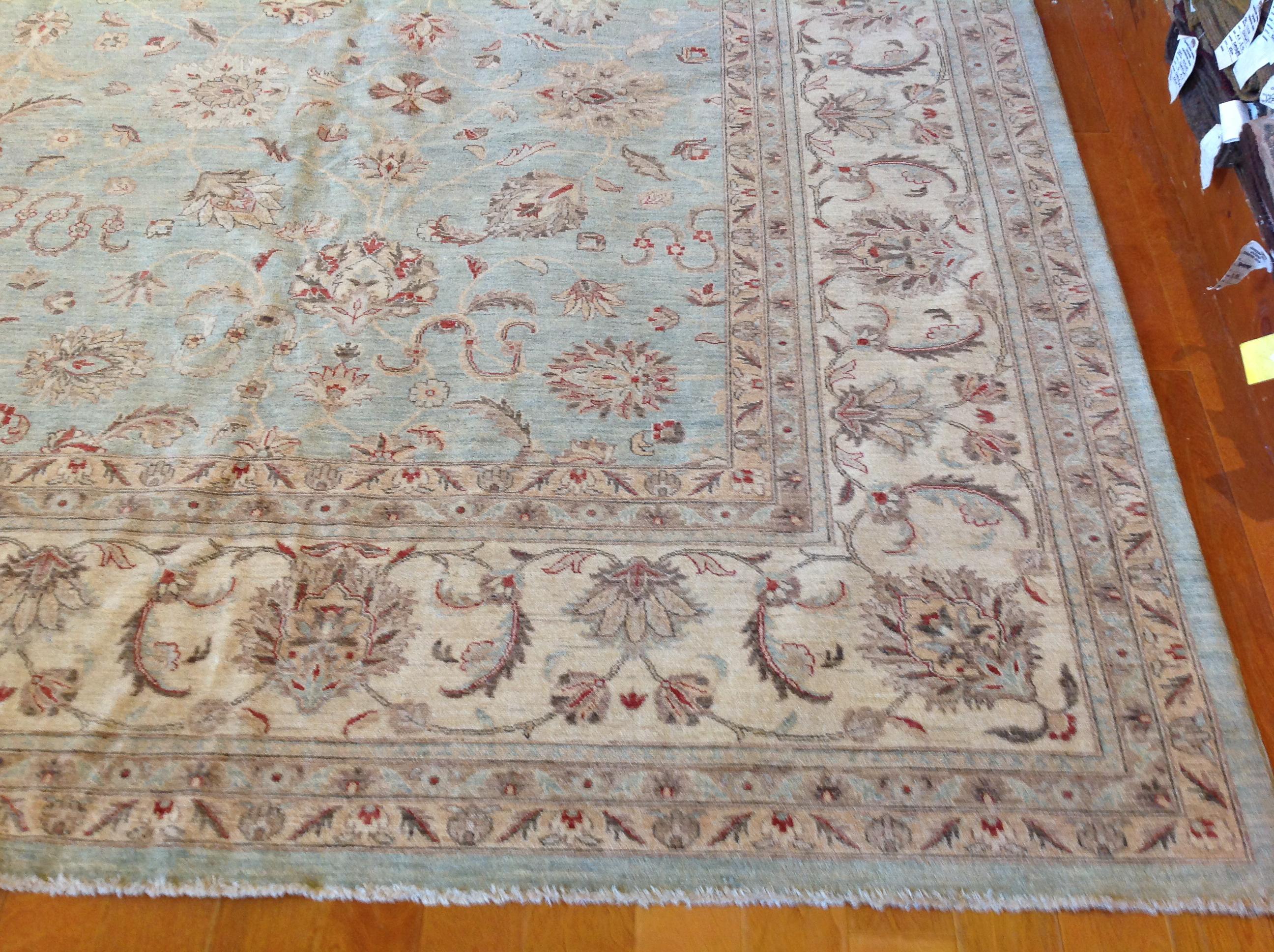 Contemporary Traditional Pakistani Wool Area Rug For Sale