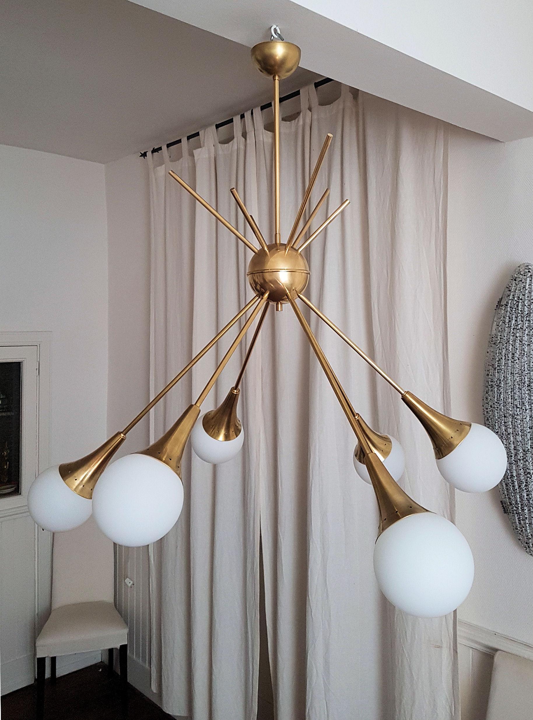 Two Large Midcentury Brass and Glass Sputnik Chandeliers, Stilnovo Style, 1970s In Excellent Condition In Dallas, TX