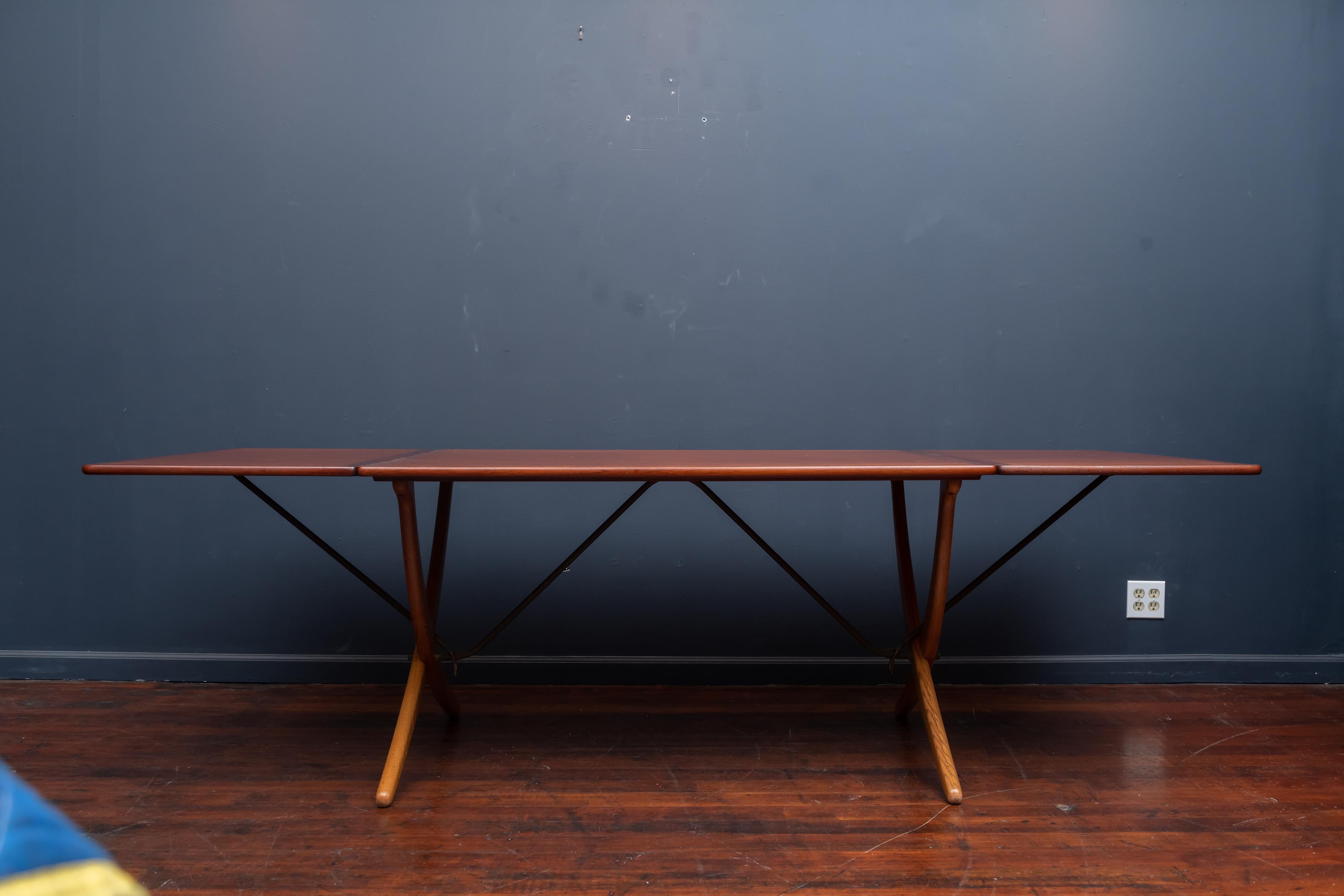 Hans Wegner Sabre Leg Dining Table Model AT-304 In Good Condition In San Francisco, CA