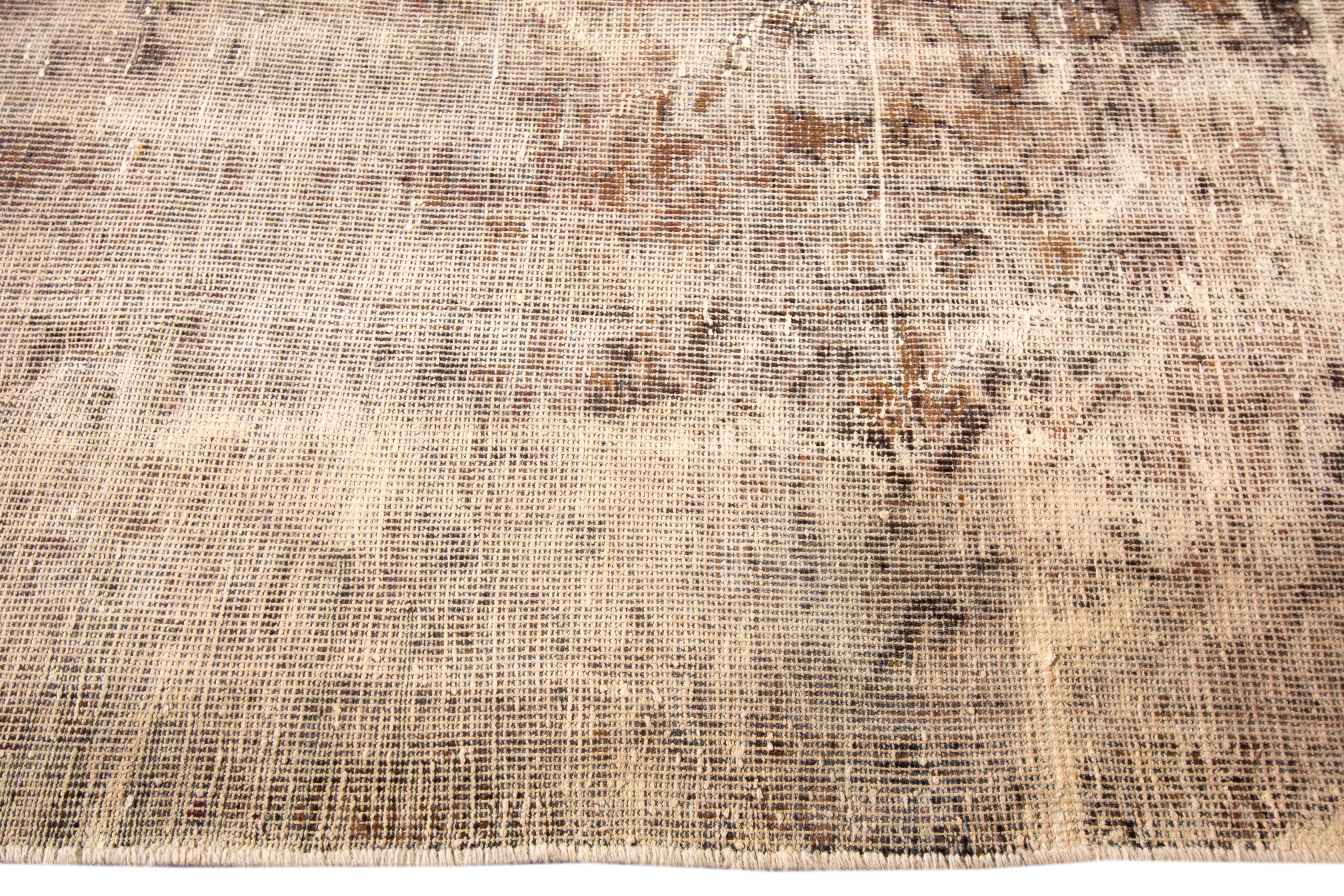 Distressed Heriz Rug In Good Condition In Norwalk, CT