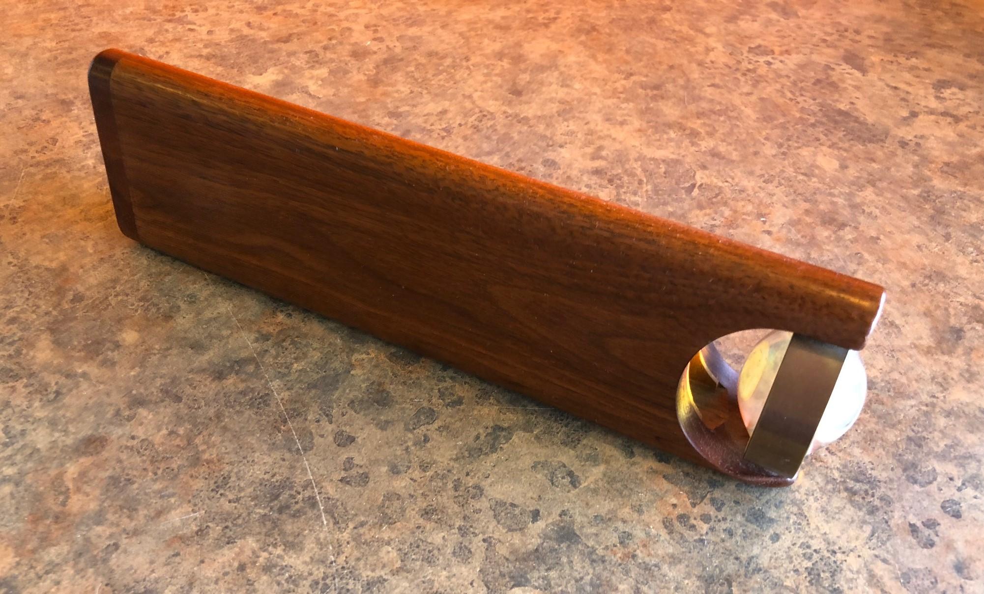 Midcentury Walnut and Brass Kaliedoscope In Good Condition For Sale In San Diego, CA