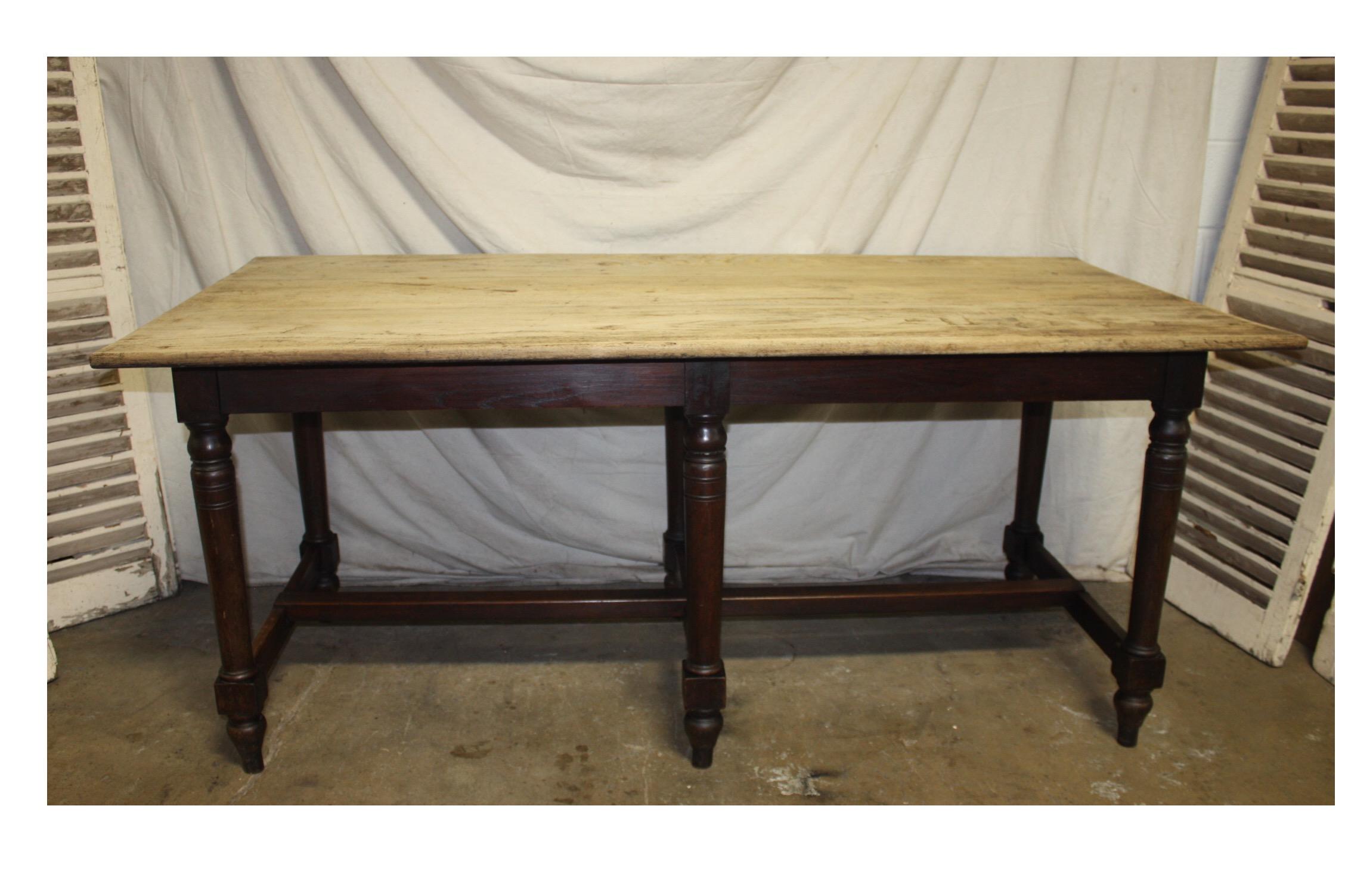 Early 20th Century French Table (Eichenholz)