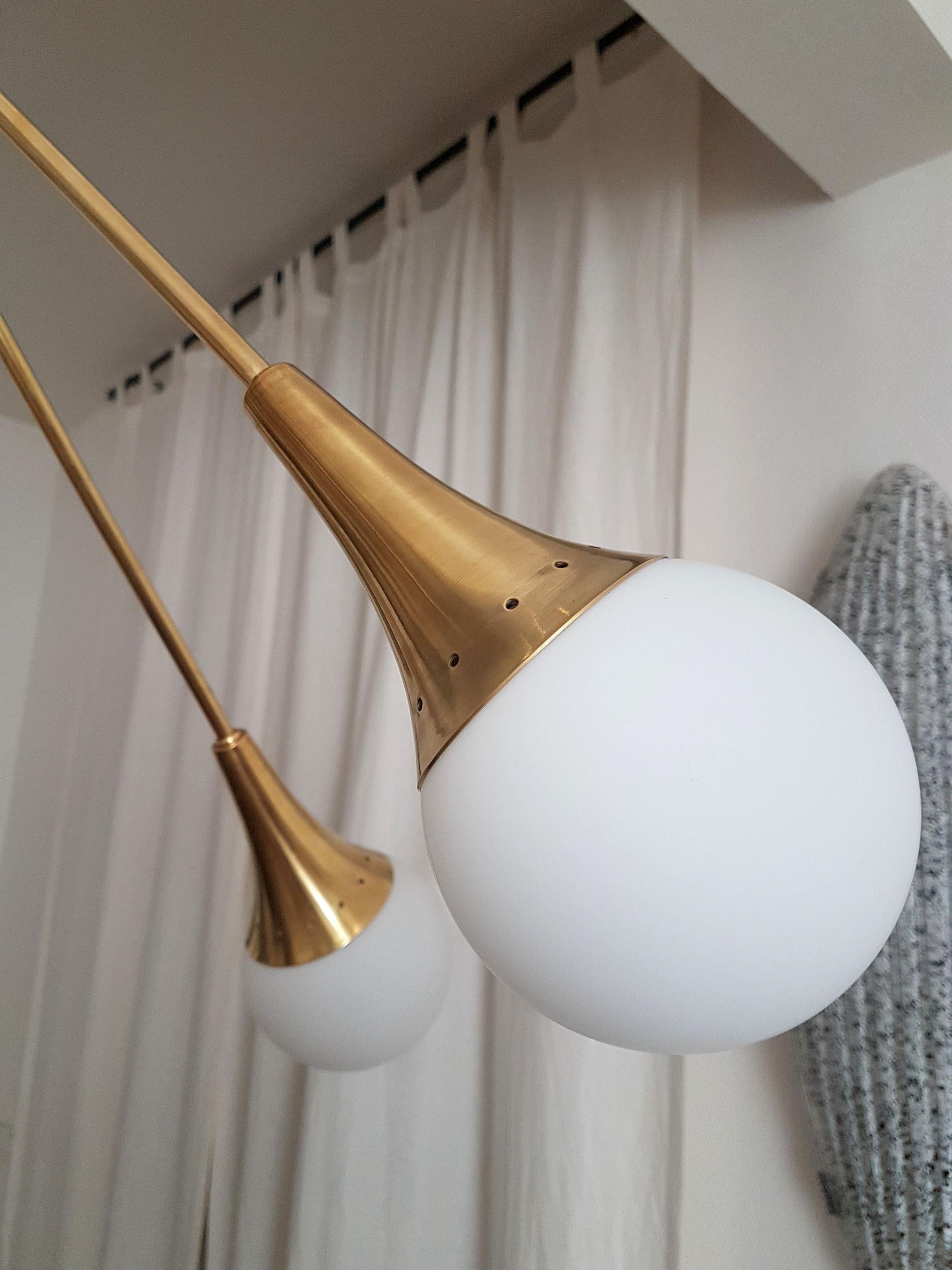 Two Large Midcentury Brass and Glass Sputnik Chandeliers, Stilnovo Style, 1970s (Messing)