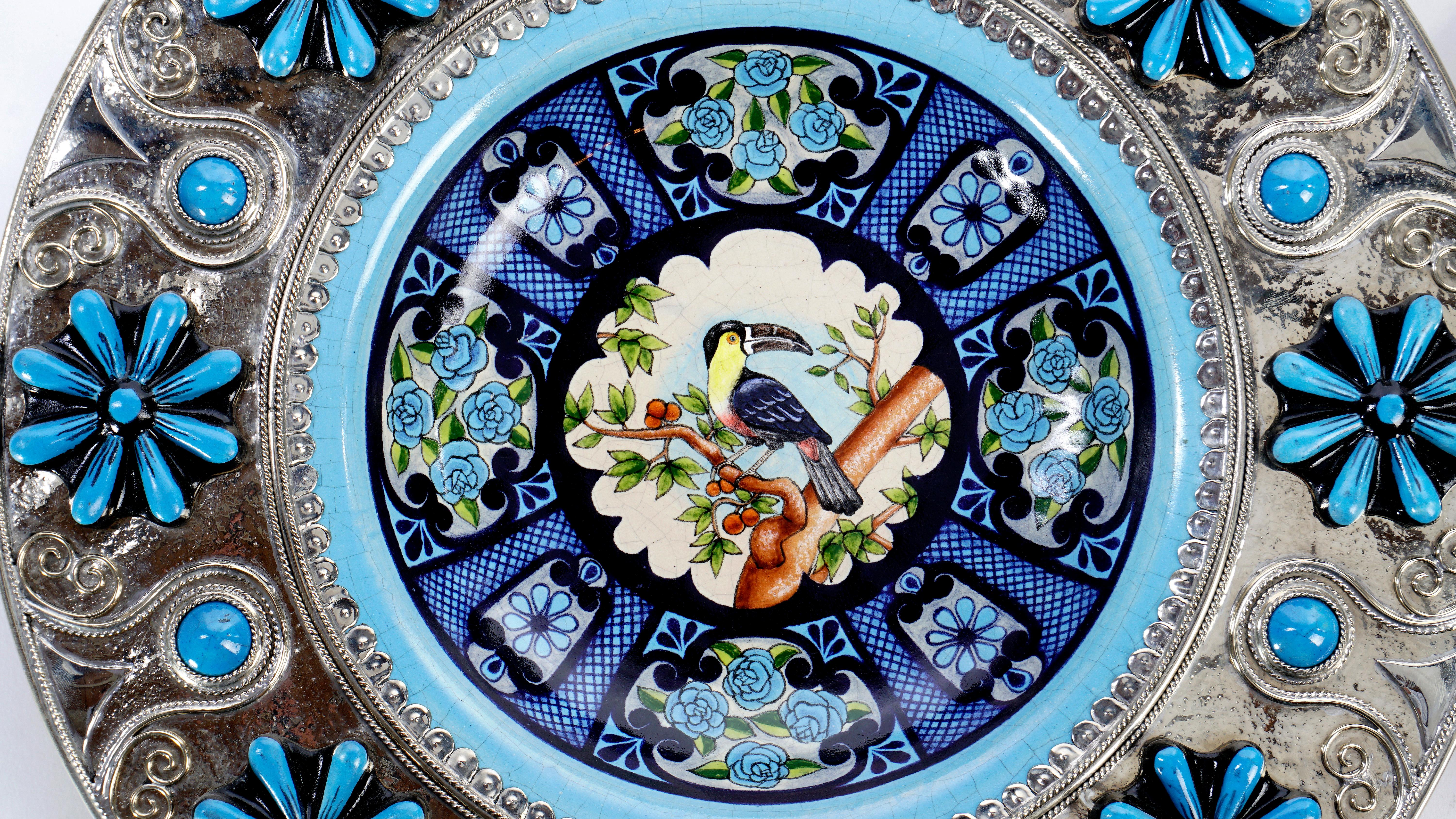 Ceramic and White Metal 'Alpaca' Toucans and Parrot Set of Plates In New Condition In Guadalajara, Jalisco