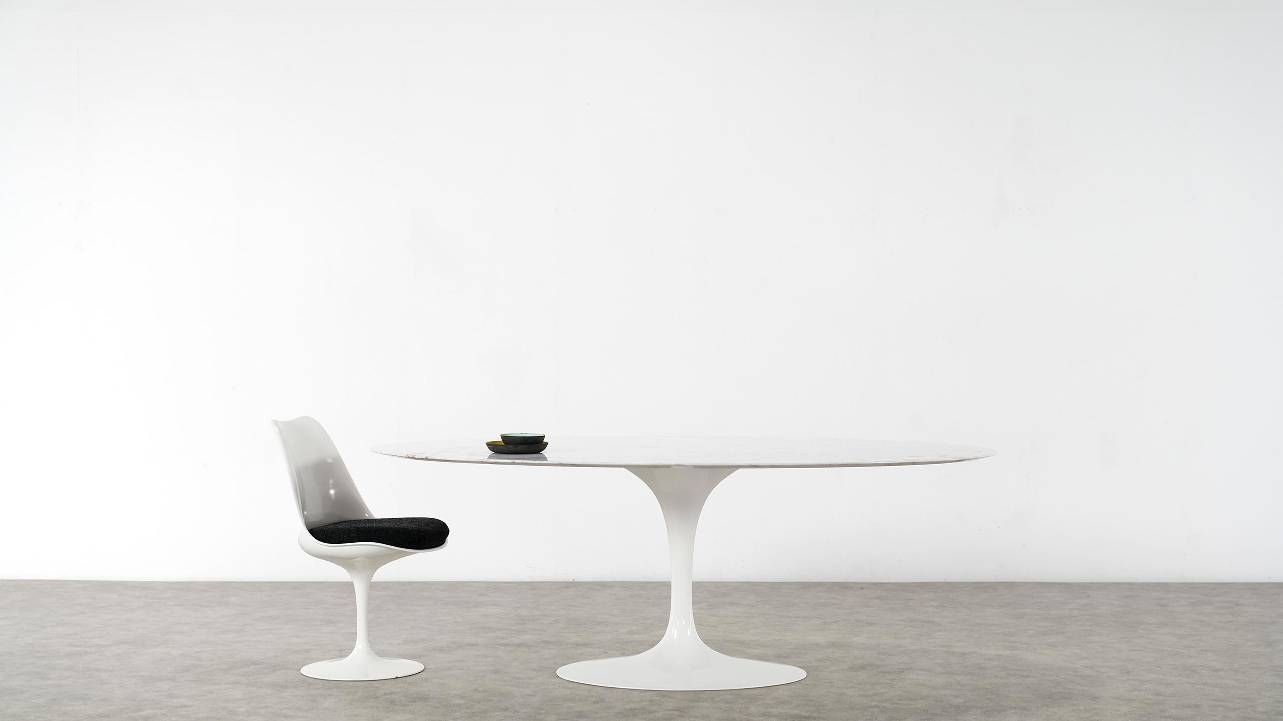 Eero Saarinen, Oval Marble Dining Table, 1955 for Knoll International 1