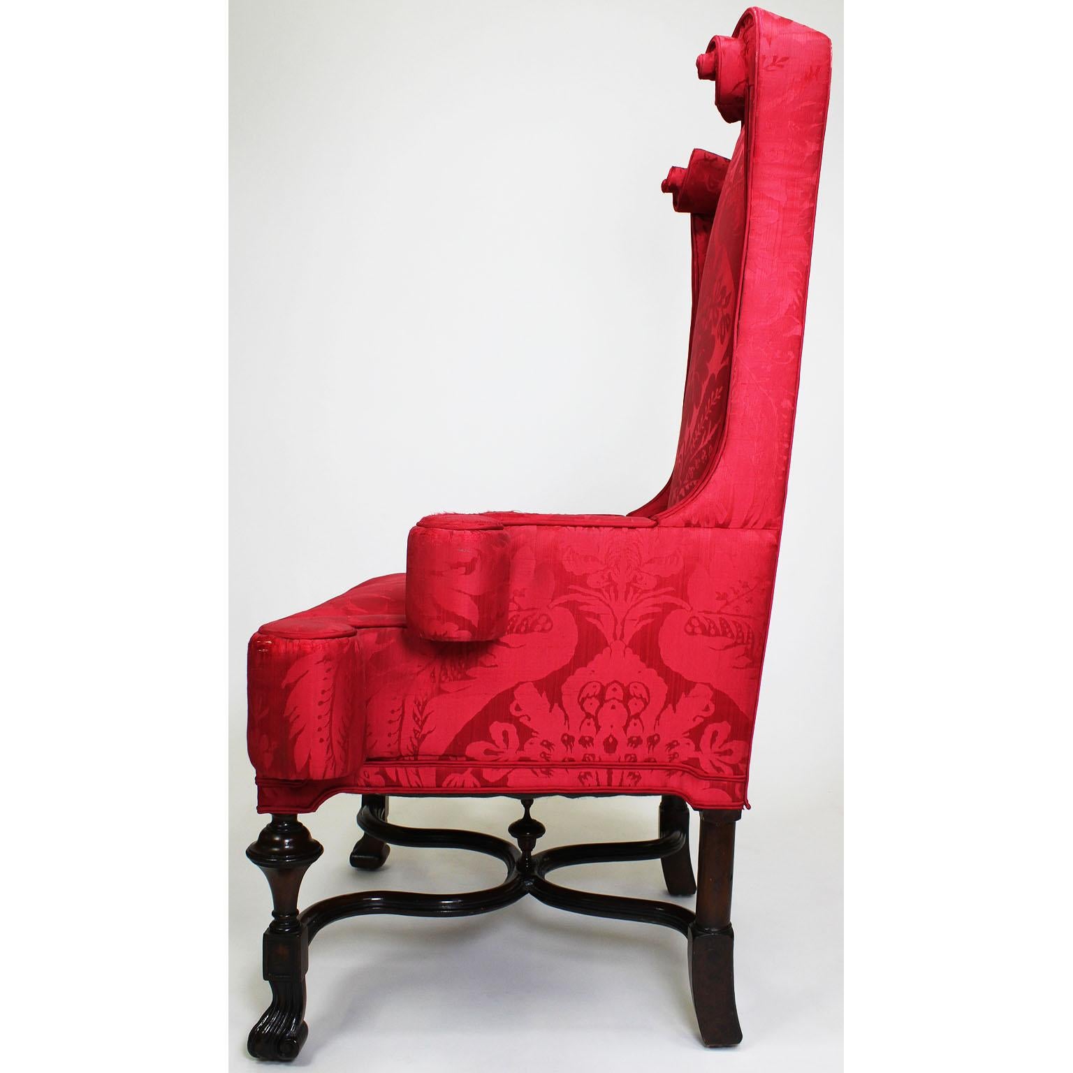 Soie Rare paire de fauteuils trônes anglais de style William & Mary en acajou du 19e siècle en vente