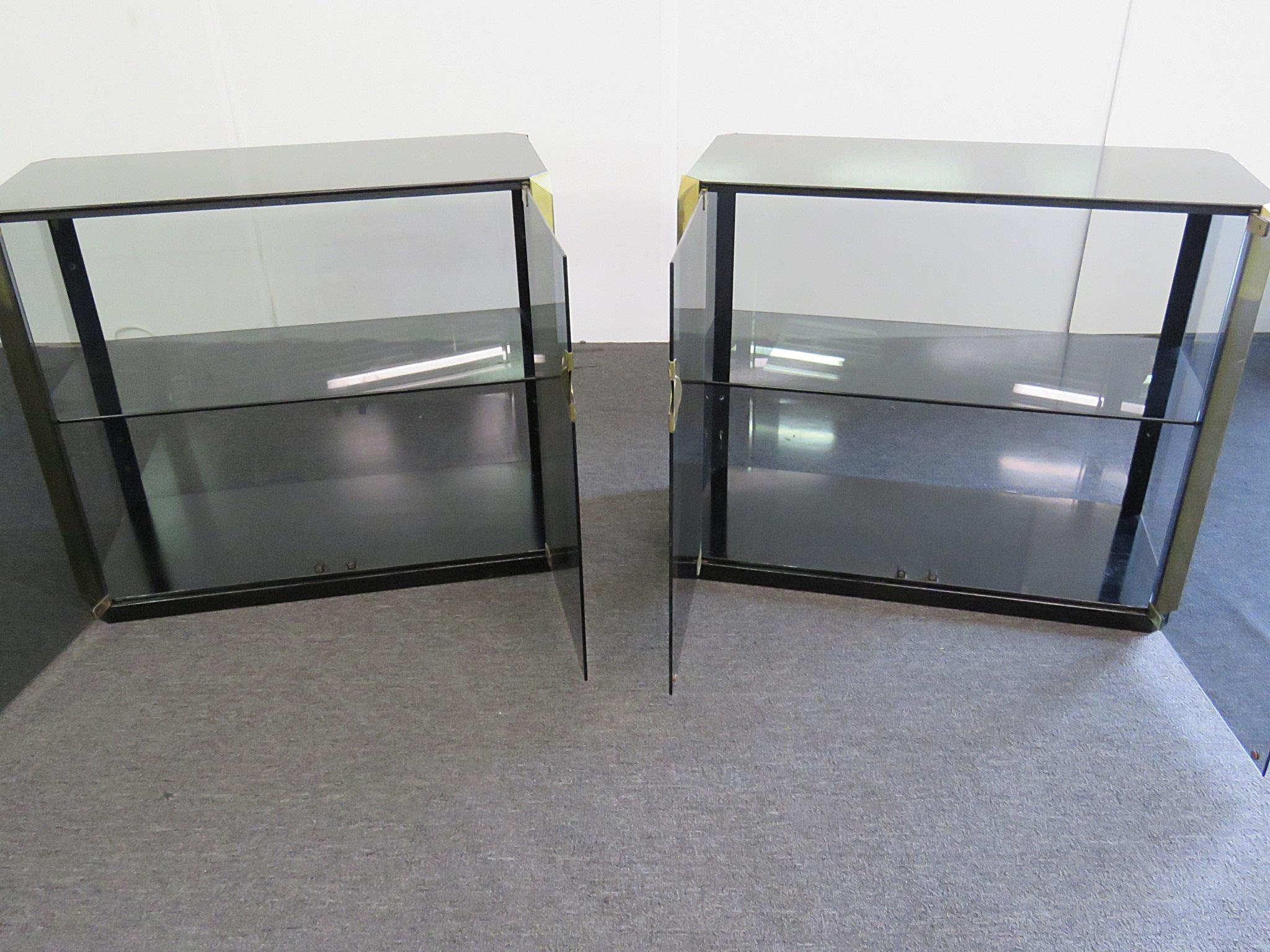 20th Century Pair of Mid-Century Modern Brass Willy Rizzo Display Vitrine Cabinets