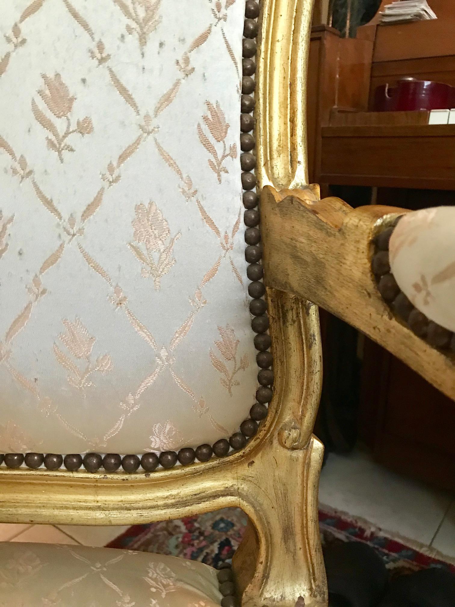 Louis XV Style Carved Giltwood Armchair Fauteuil For Sale 1