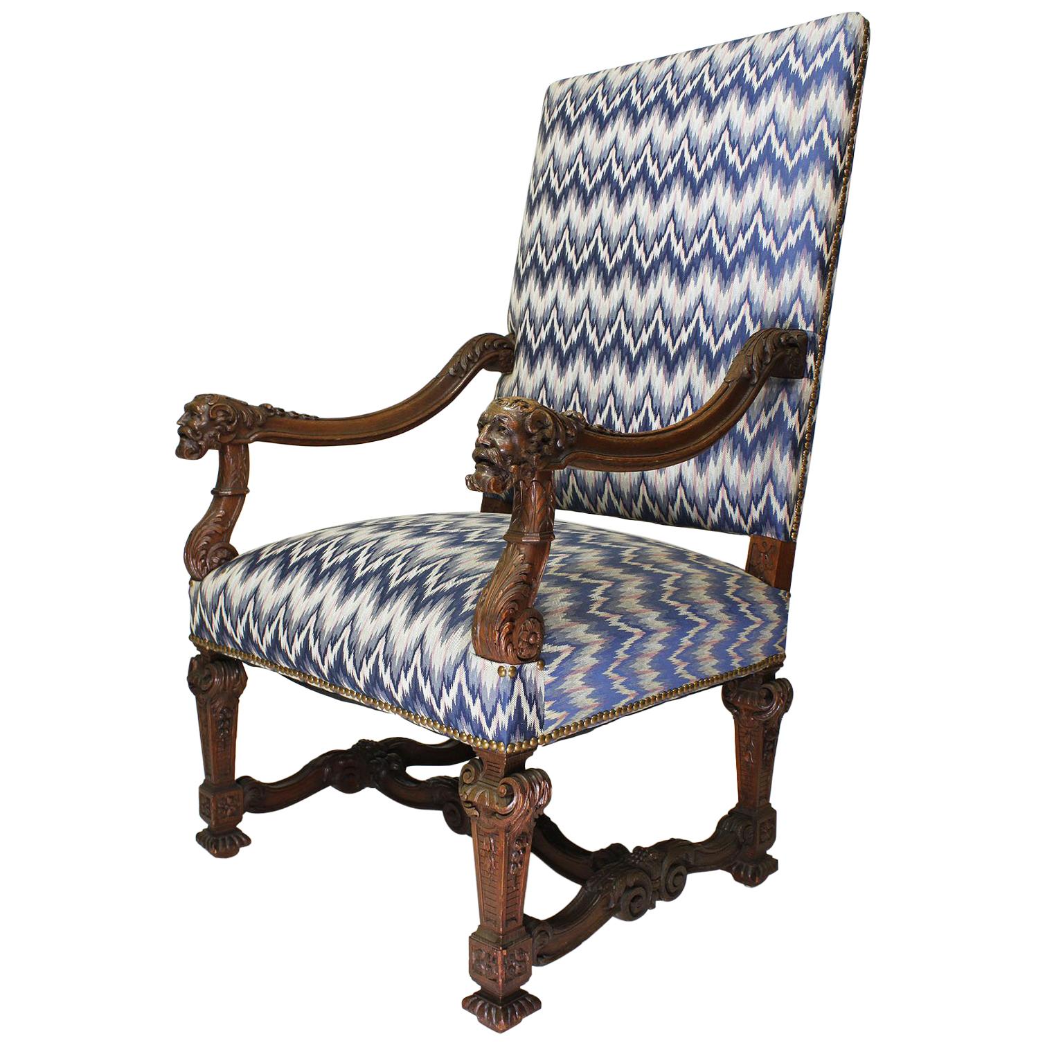 Élégant fauteuil trône de style baroque français Louis XIVdu 19ème siècle en noyer sculpté en vente