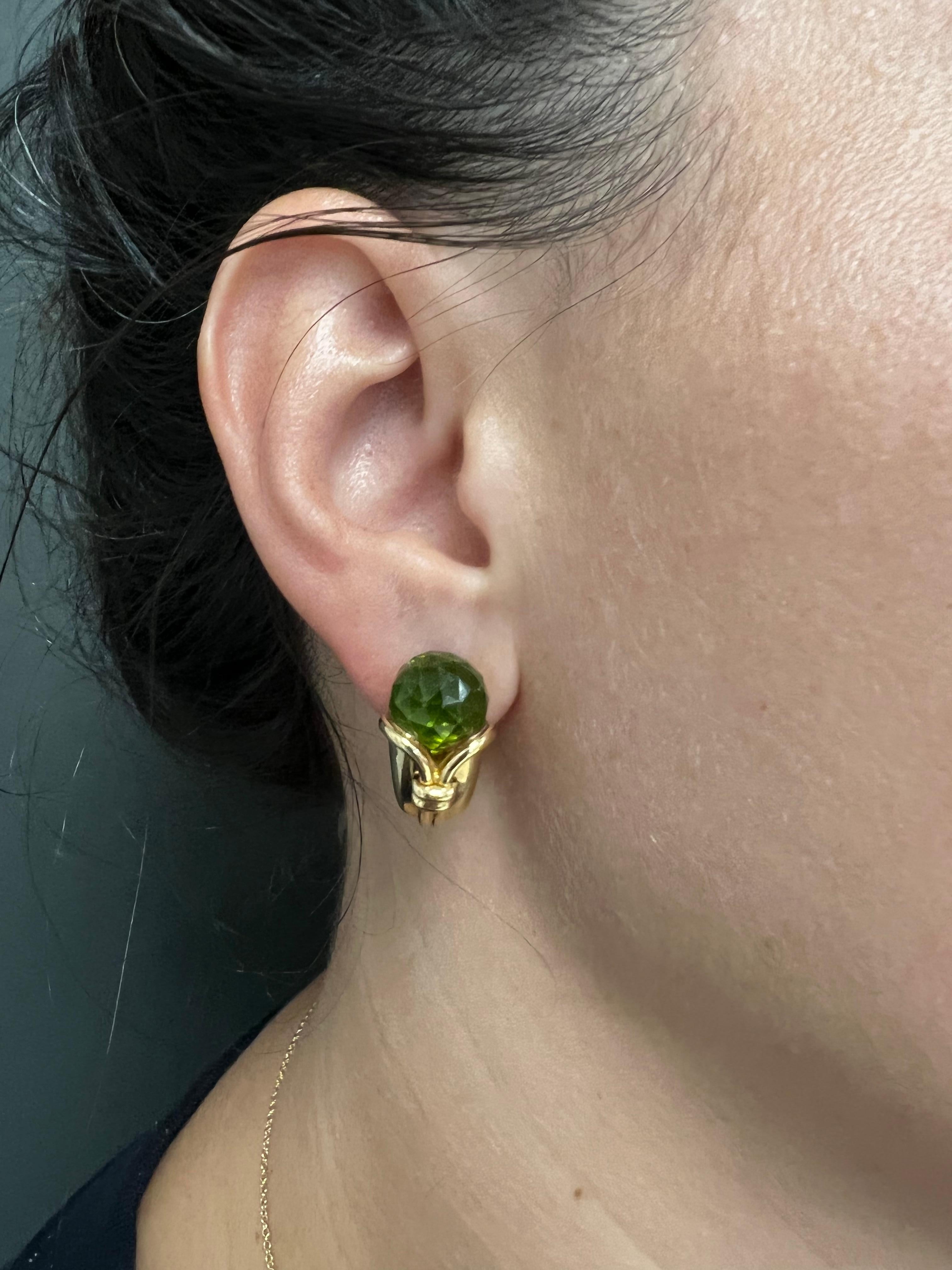 Bulgari Gold Peridot Cornucopia Earrings In Excellent Condition For Sale In Beverly Hills, CA