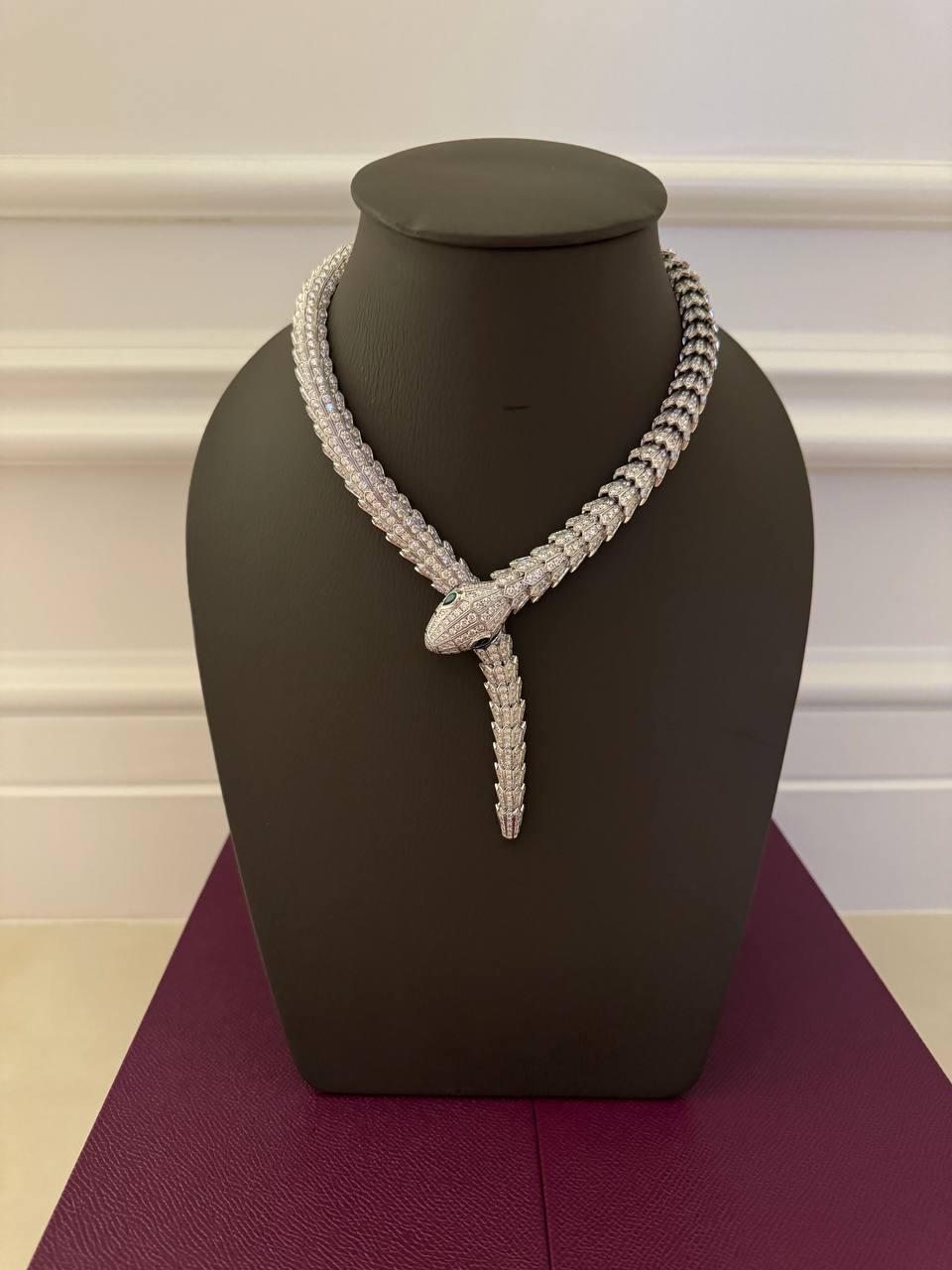 Taglio brillante Collana Serpenti di Bulgari Alta Gioielleria in oro bianco 18 carati e 75 carati di diamanti in vendita