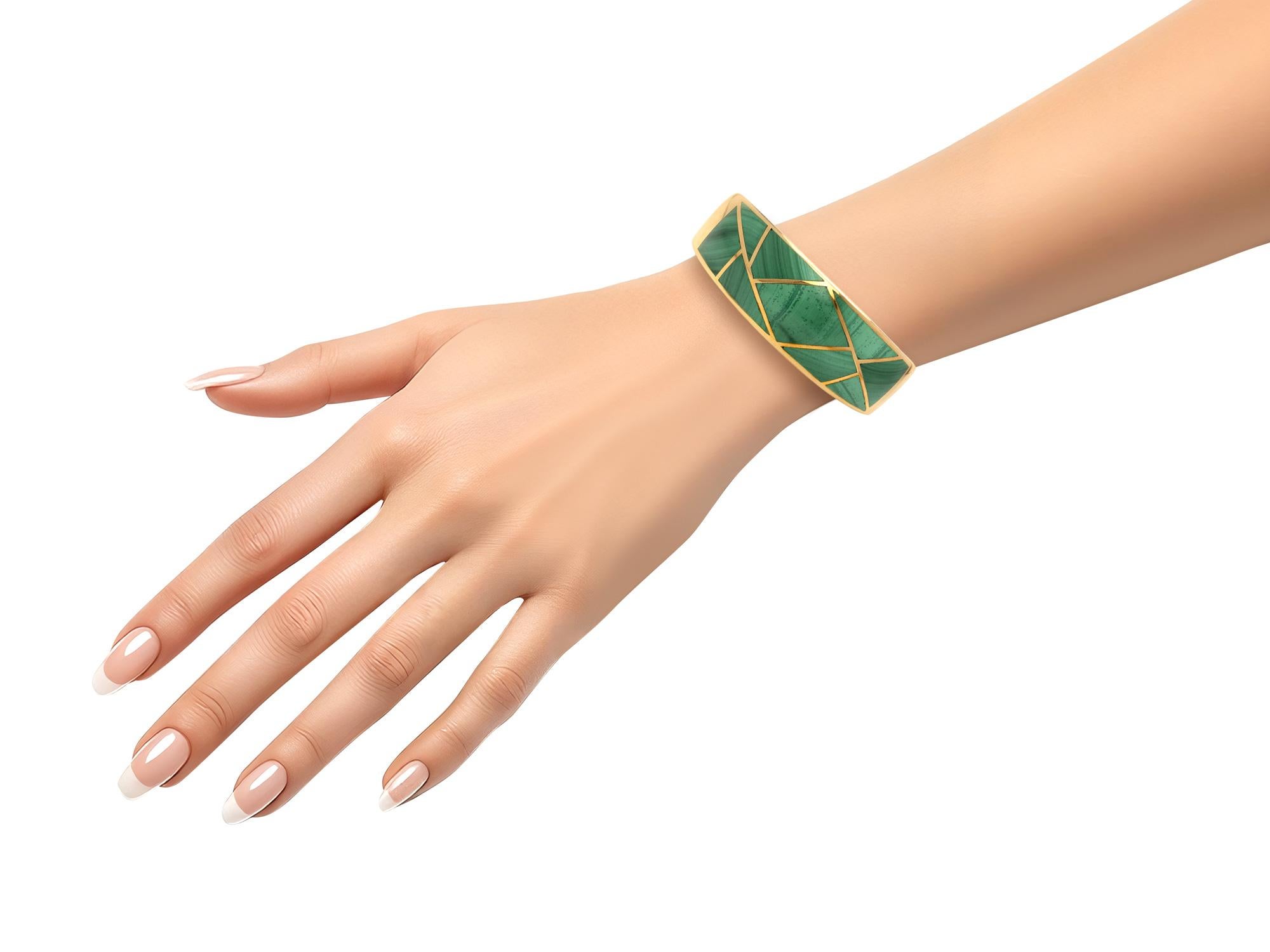 Beautiful vintage Bulgari Inlay Malachite Wide Cuff set in 18k Yellow Gold, signed and numbered, Circa 1980's