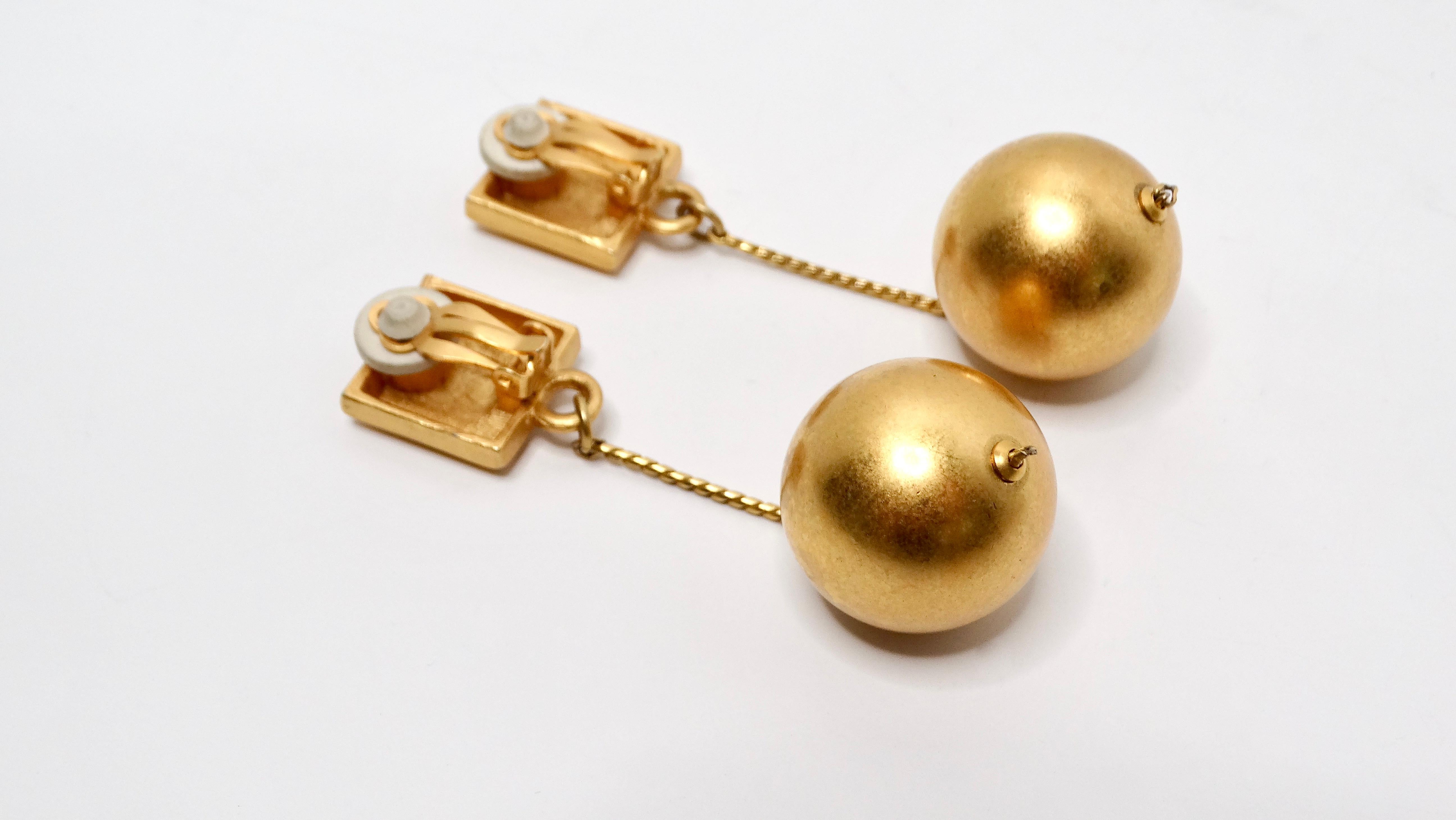 Orecchini a clip a forma di palla placcati in oro 18k di ispirazione Bulgari In condizioni buone in vendita a Scottsdale, AZ