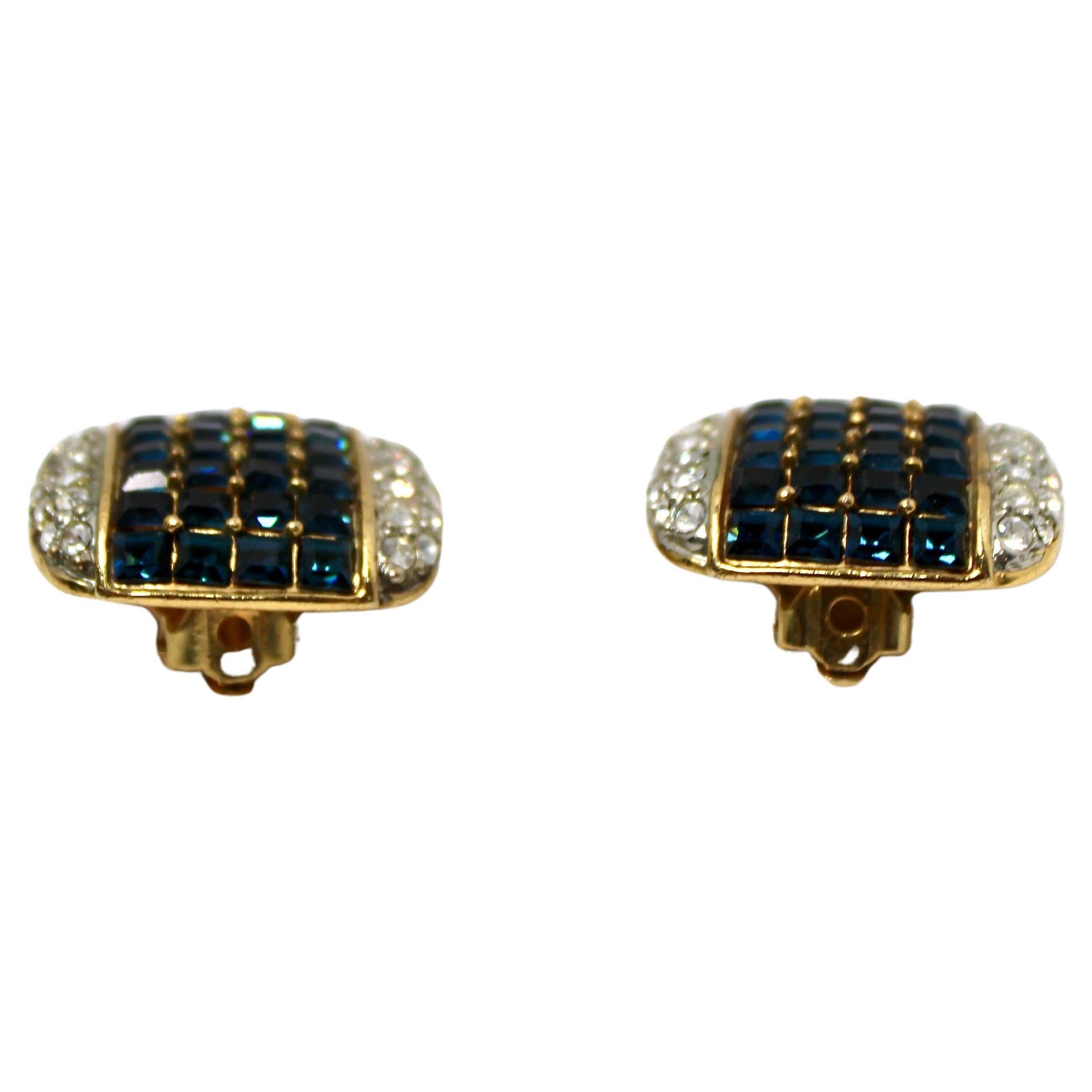 Donna Orecchini a clip con zaffiro placcati in oro 14k ispirati a Bulgari, circa anni '70 in vendita