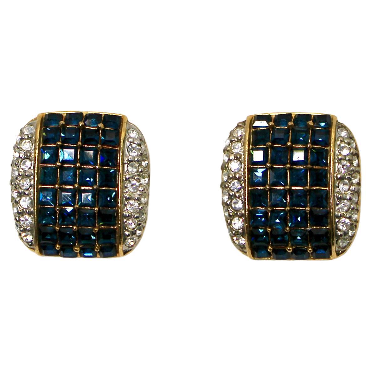 Orecchini a clip con zaffiro placcati in oro 14k ispirati a Bulgari, circa anni 
70 in vendita