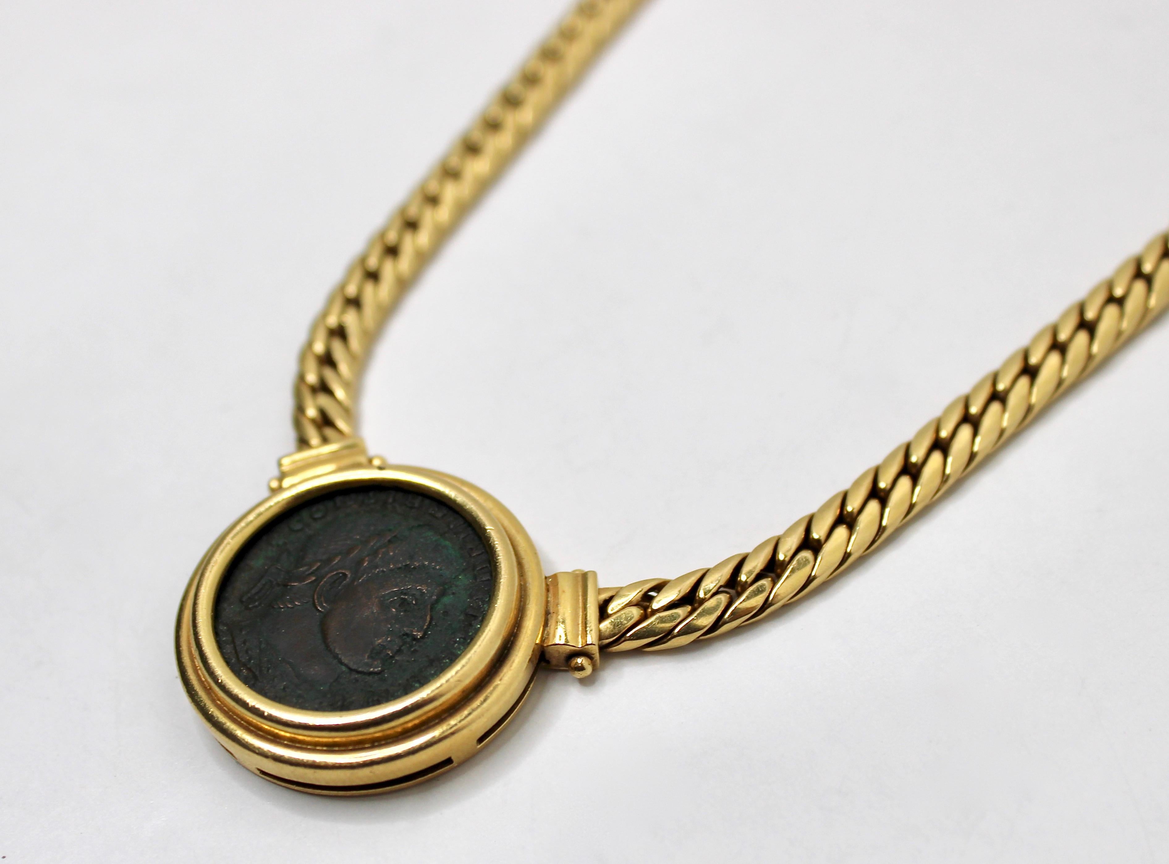 Bulgari Inspired Monete 18k Yellow Gold Roman Coin Pendant Necklace circa 1970s im Zustand „Gut“ im Angebot in Scottsdale, AZ