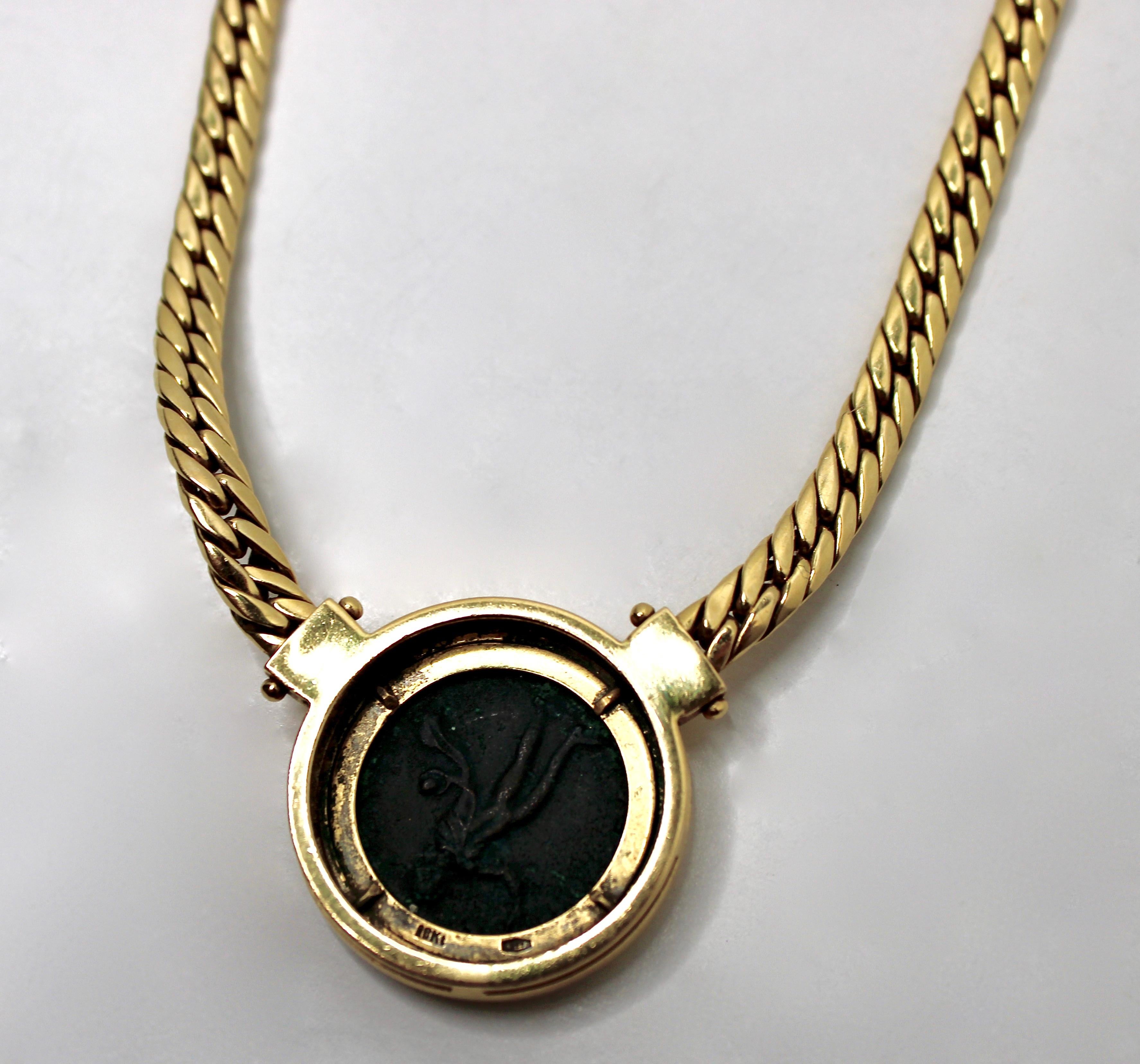 Bulgari Inspired Monete 18k Yellow Gold Roman Coin Pendant Necklace circa 1970s im Angebot 4