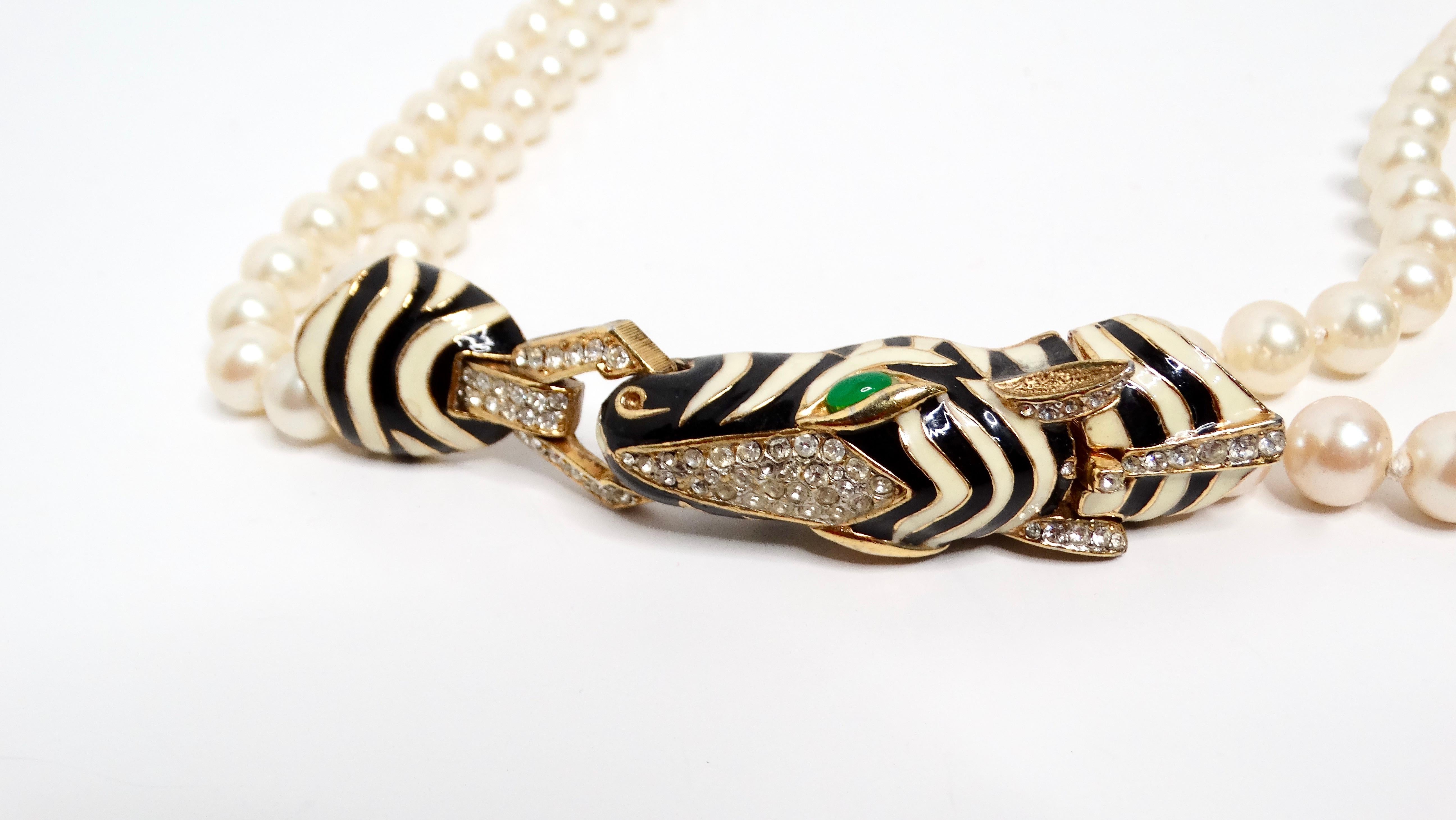 Bulgari-inspirierte Vintage-Halskette mit Zebramotiv und Kostüm und Perlenstrang im Angebot 1