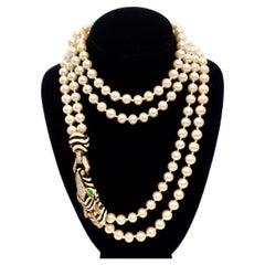 Collana di perle in costume con motivo zebrato vintage ispirata a Bulgari