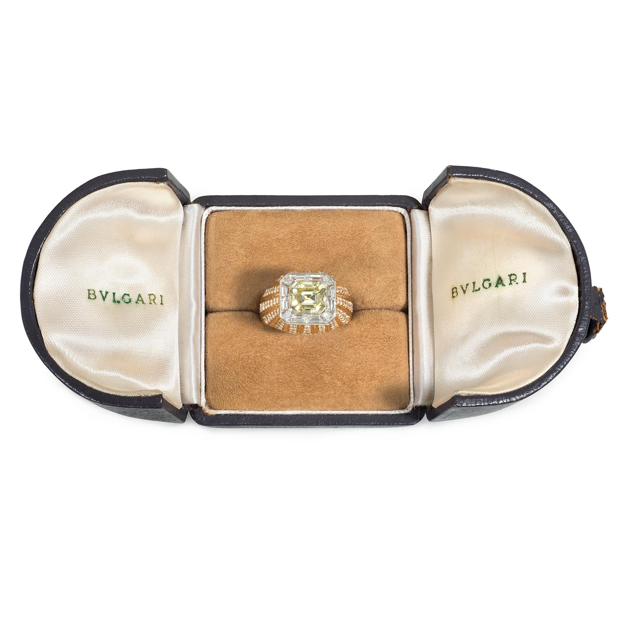 Women's or Men's Bulgari, Italy Estate Natural Fancy Yellow Diamond and Gold Cocktail Ring For Sale
