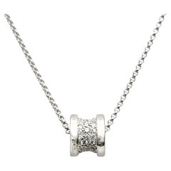 Bulgari Mini collier B.ZERO1 à pendentif bobine en or blanc 18 carats avec diamants pavés