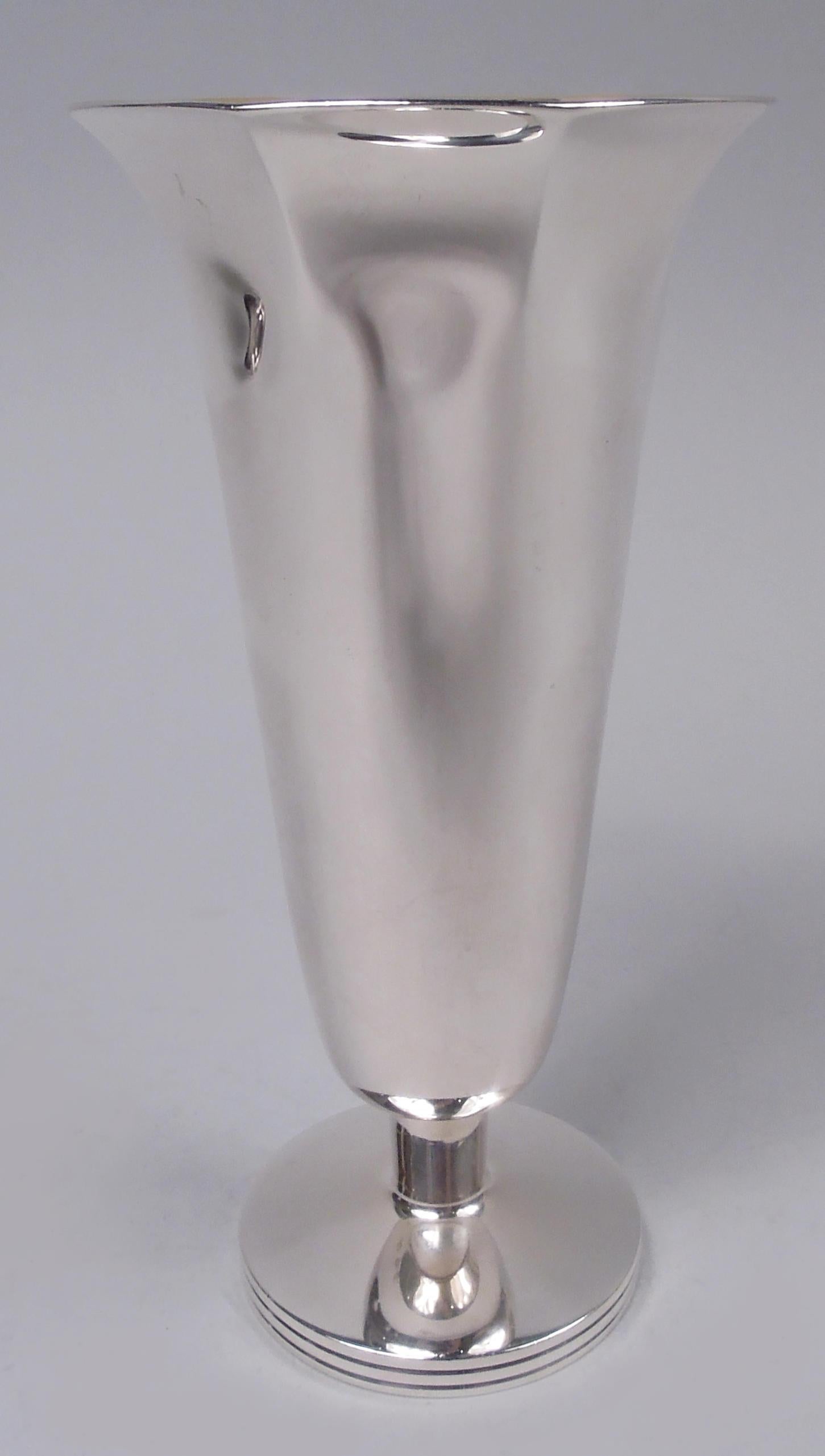 Modern Classical sterling silver vase. Made by Sotirio Bulgari in London in 1989. Tapering bowl with faceted and flared rim and gilt interior; short cylindrical stem and round foot with reeded rim. Fully marked including maker’s and retailer’s