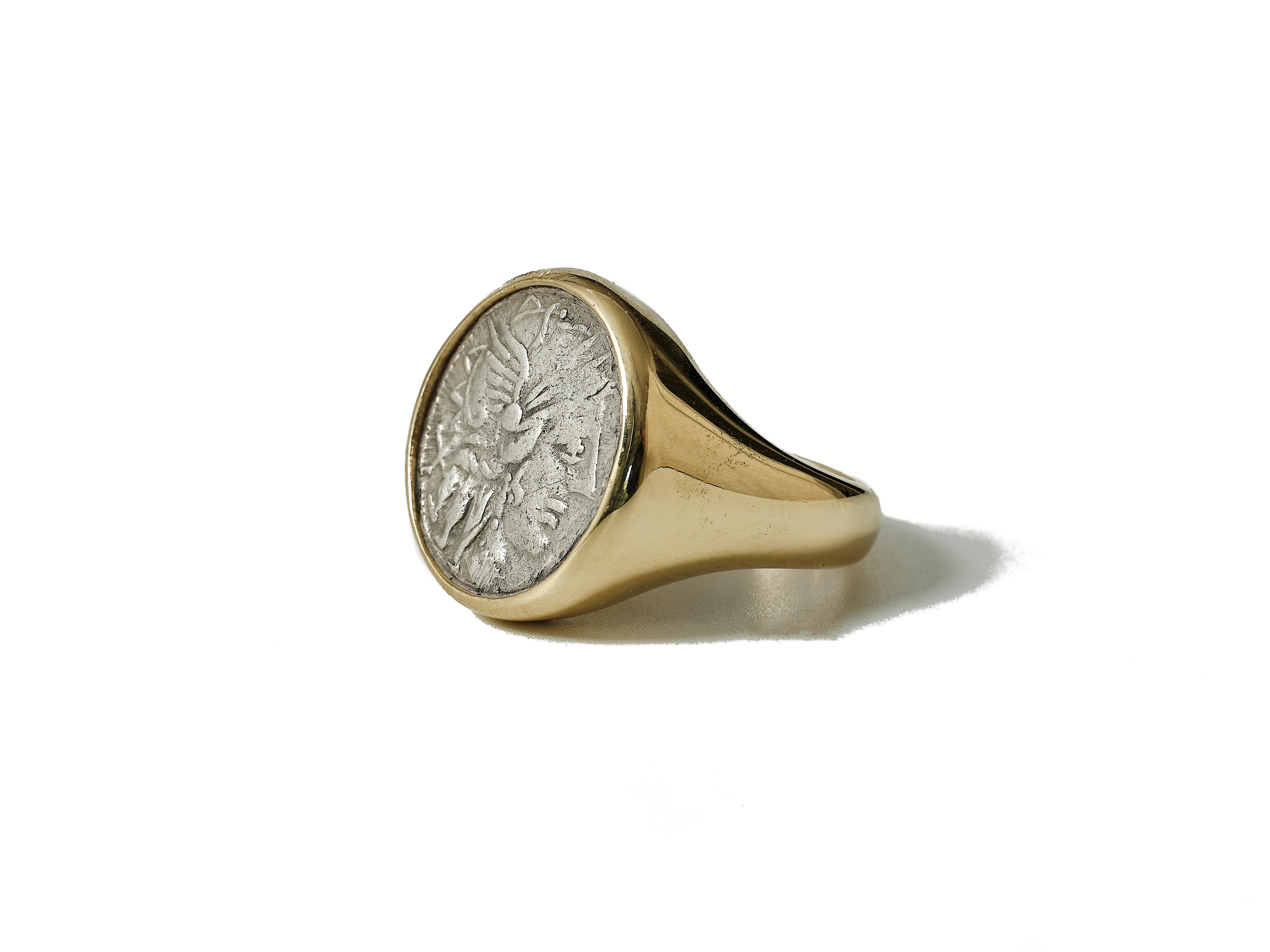 Women's or Men's Bulgari 'Monete', silver coin, 18 karat gold ring circa 1990 For Sale