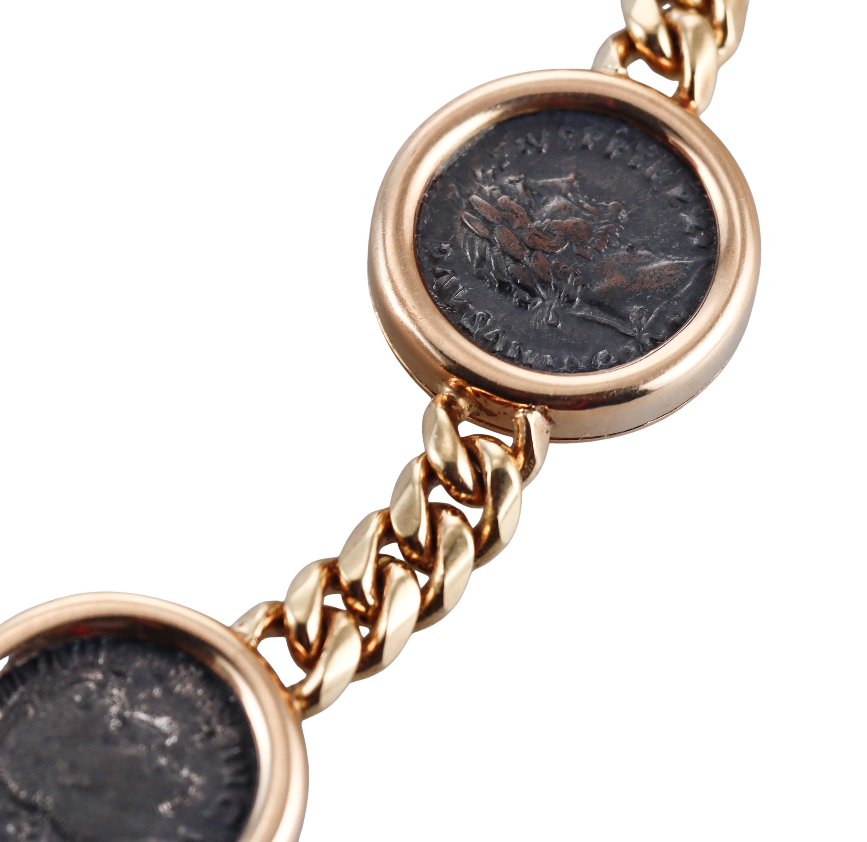 Bulgari Collier Monete 7 pièces anciennes en or rose et diamants Excellent état - En vente à New York, NY