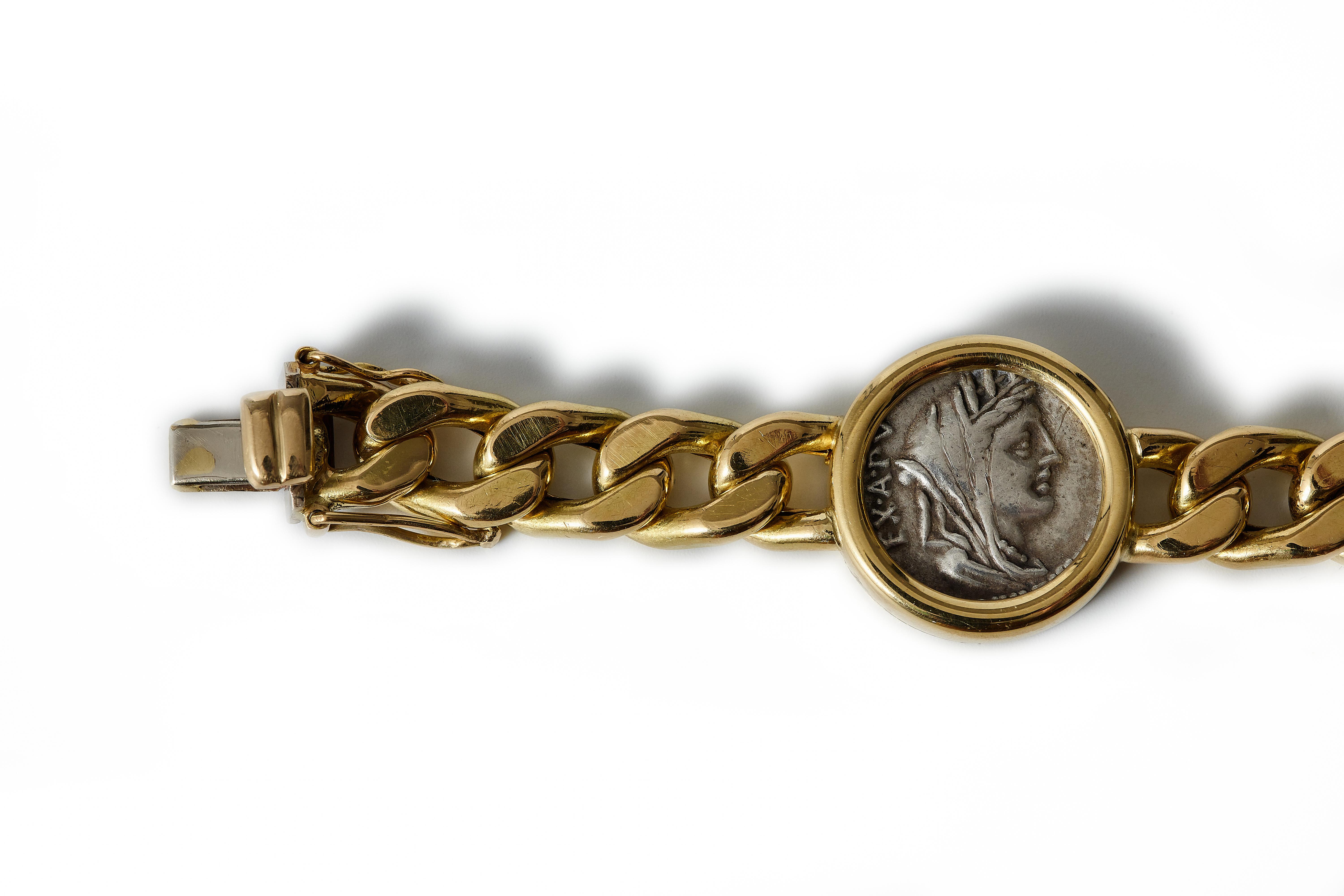 Bulgari monete ancient coin 18k gold bracelet In Good Condition In Malmö, Skåne län