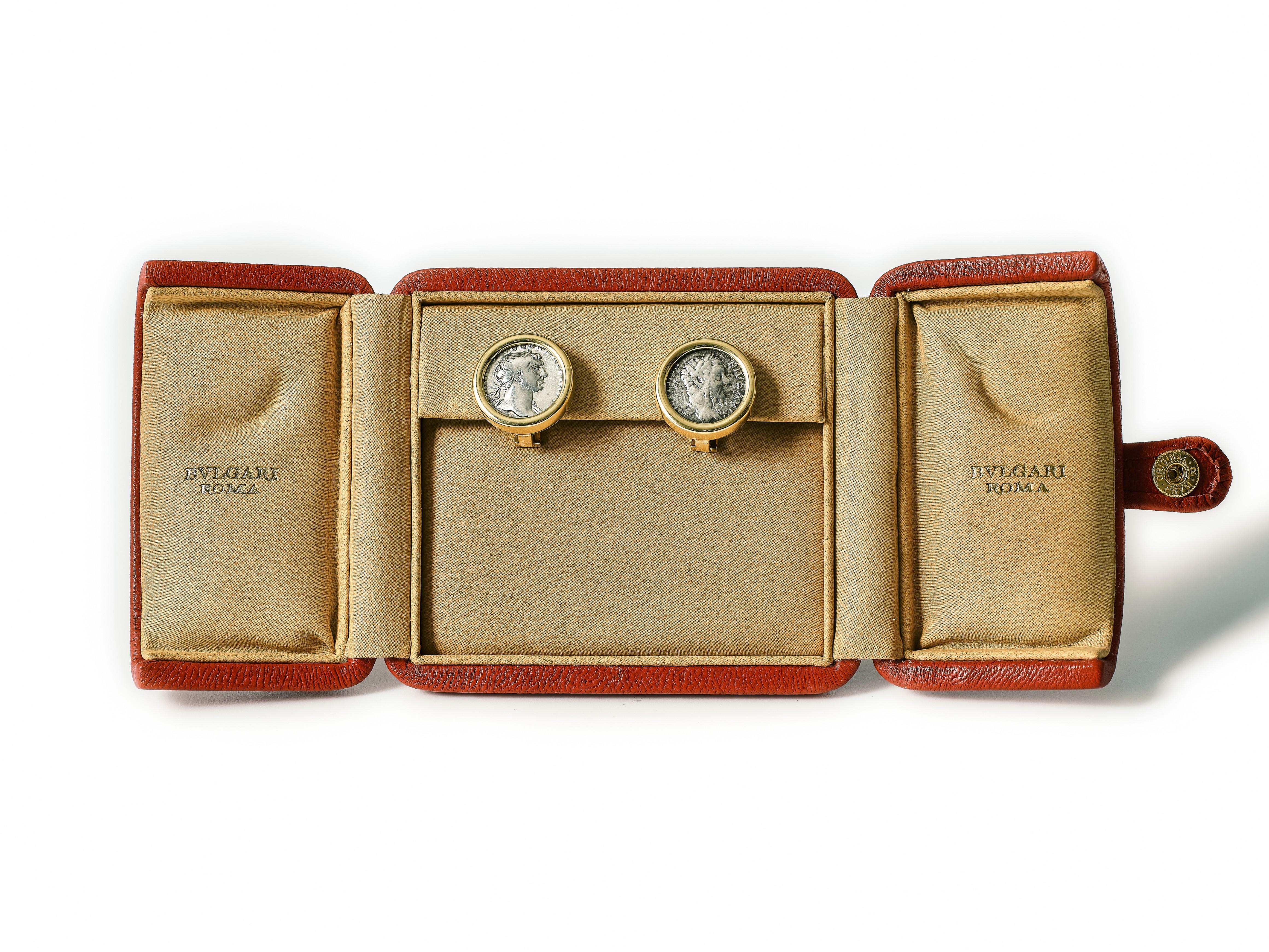 Bulgari monete ancient coin 18k gold earrings. In Good Condition In Malmö, Skåne län